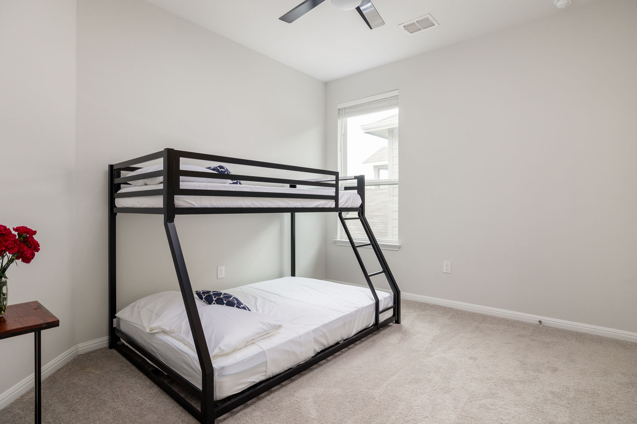 3BR, King Bed, Walk In Shower | The Grove