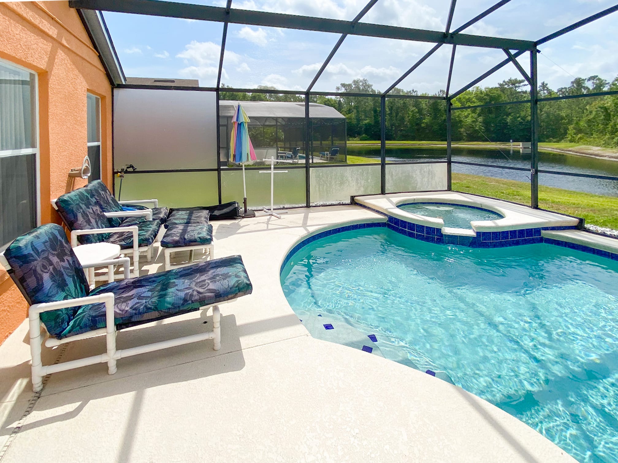 Upstay Lakeview Retreat w Private Pool Hot Tub