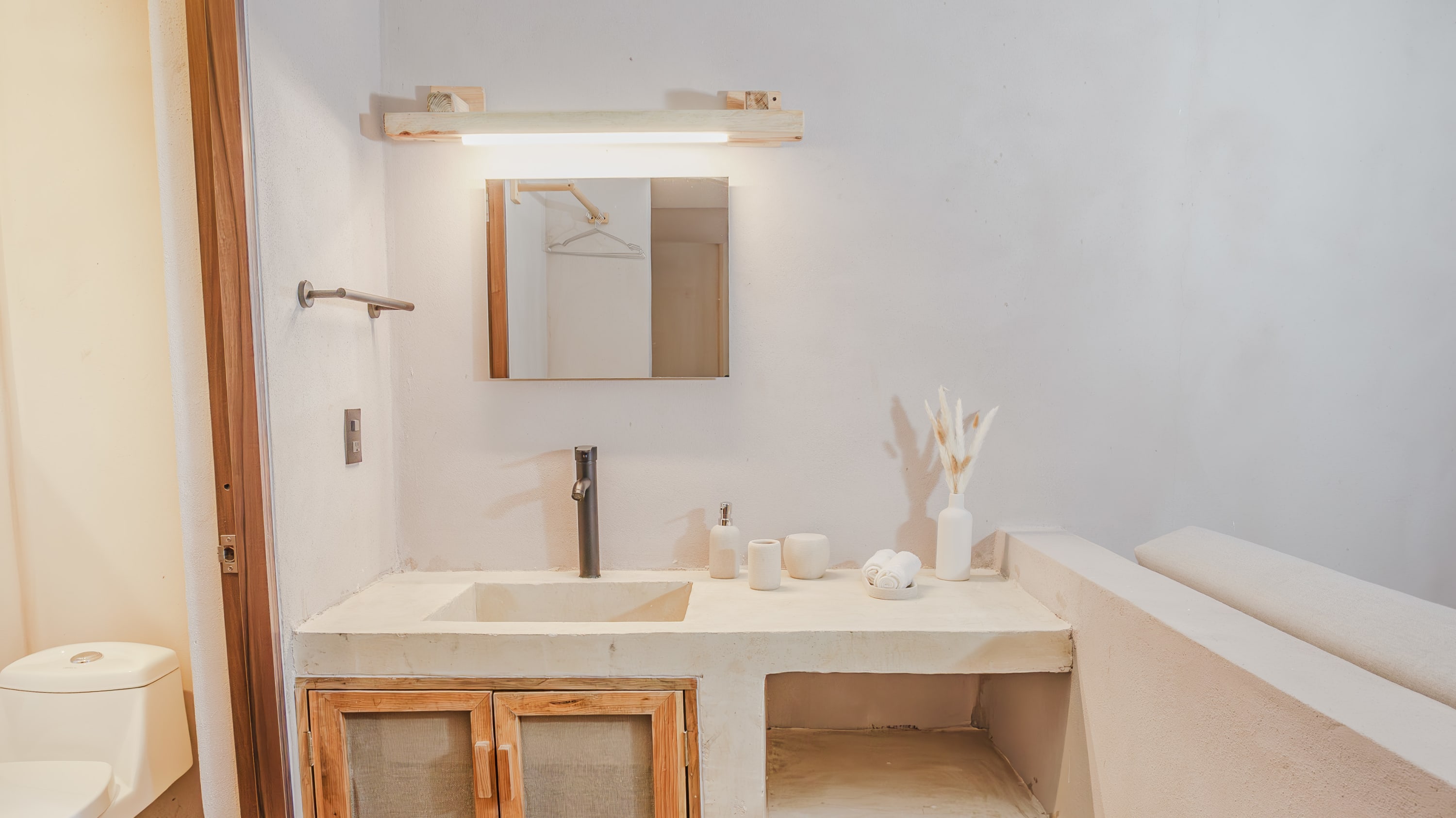 Queen Loft · Private Terrace · Quiet Zicatela Area