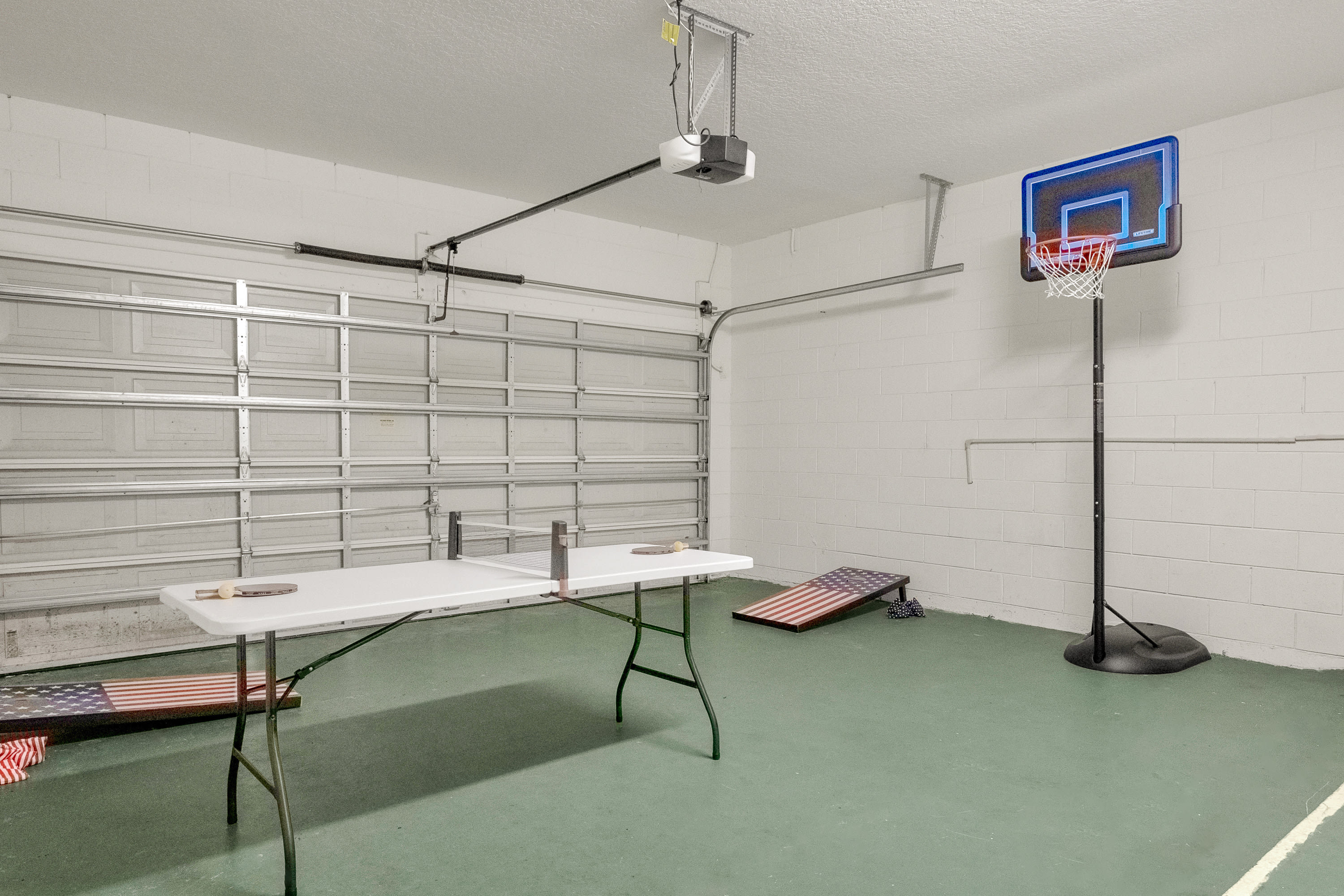 Upstay Spacious Home w Private Pool Hot Tub 3