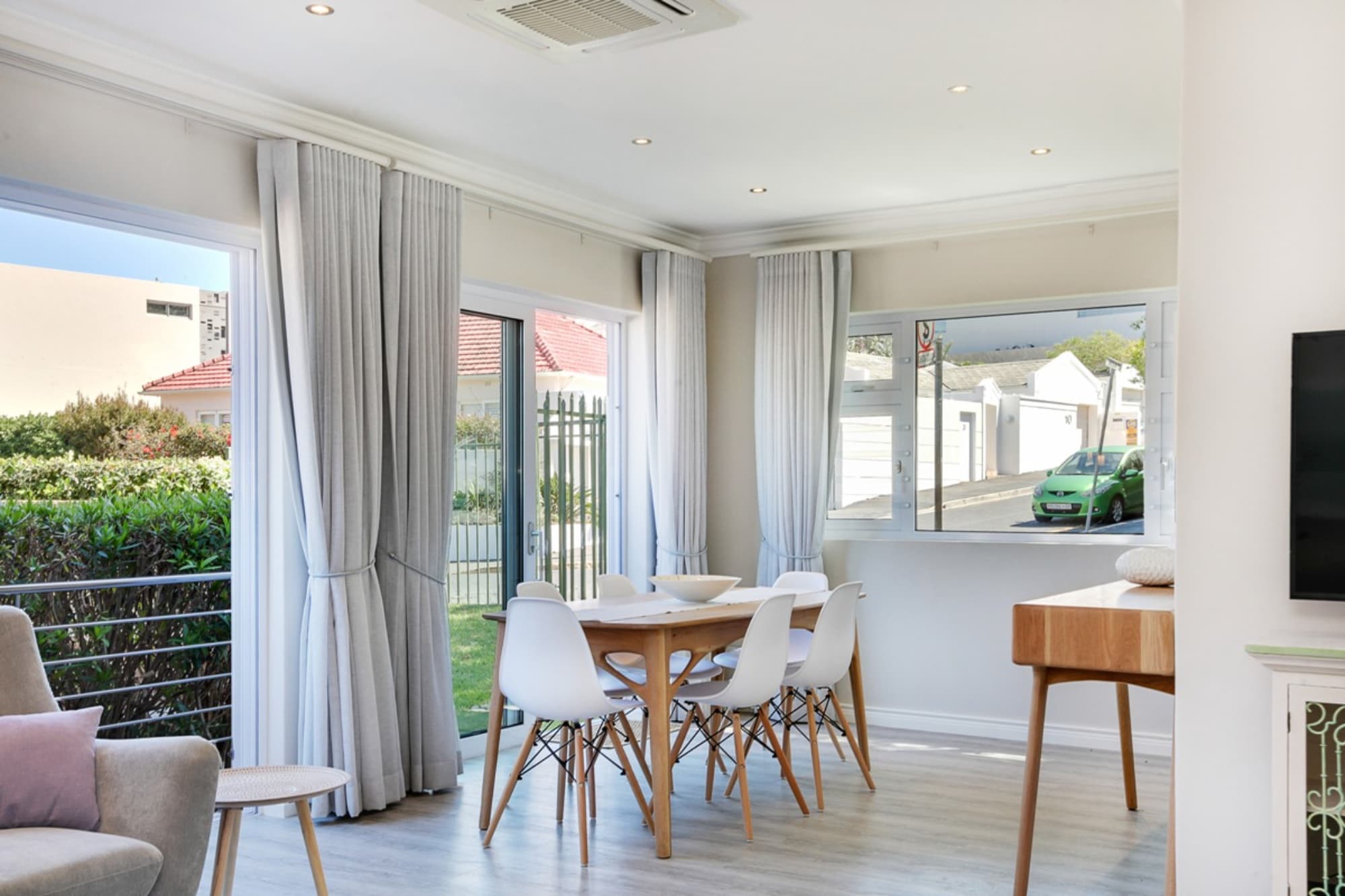 Stylish 2 Bedroom Apartment in Camps Bay ASilvertide | Photo 2