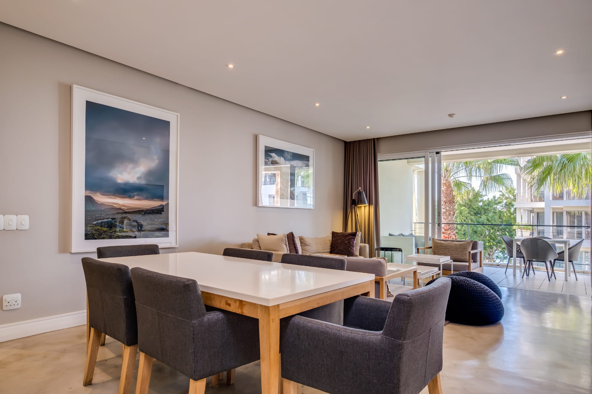 Modern Waterfront Apartment w Canal Views Gulmarn 201 6