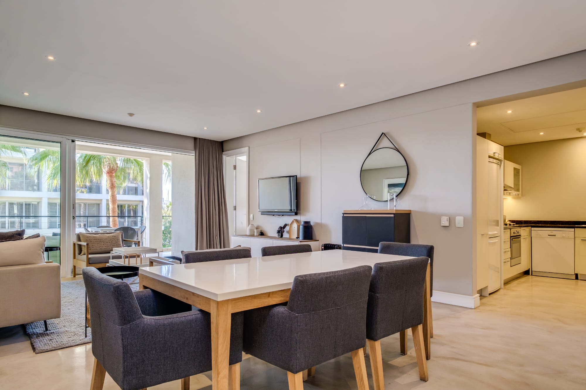 Modern Waterfront Apartment w Canal Views Gulmarn 201 7