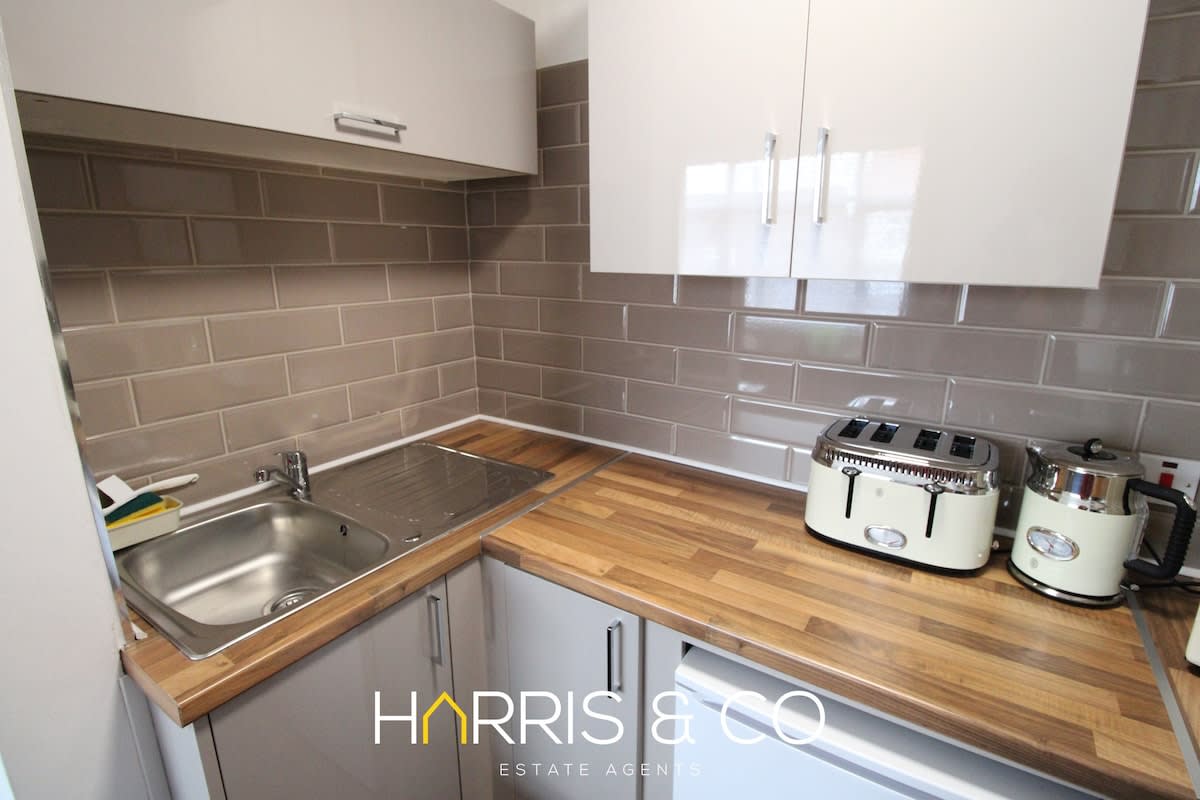 Phoenix Rise in Poulton Road 143 FY7 7AP - Property image 13 - VivreStays