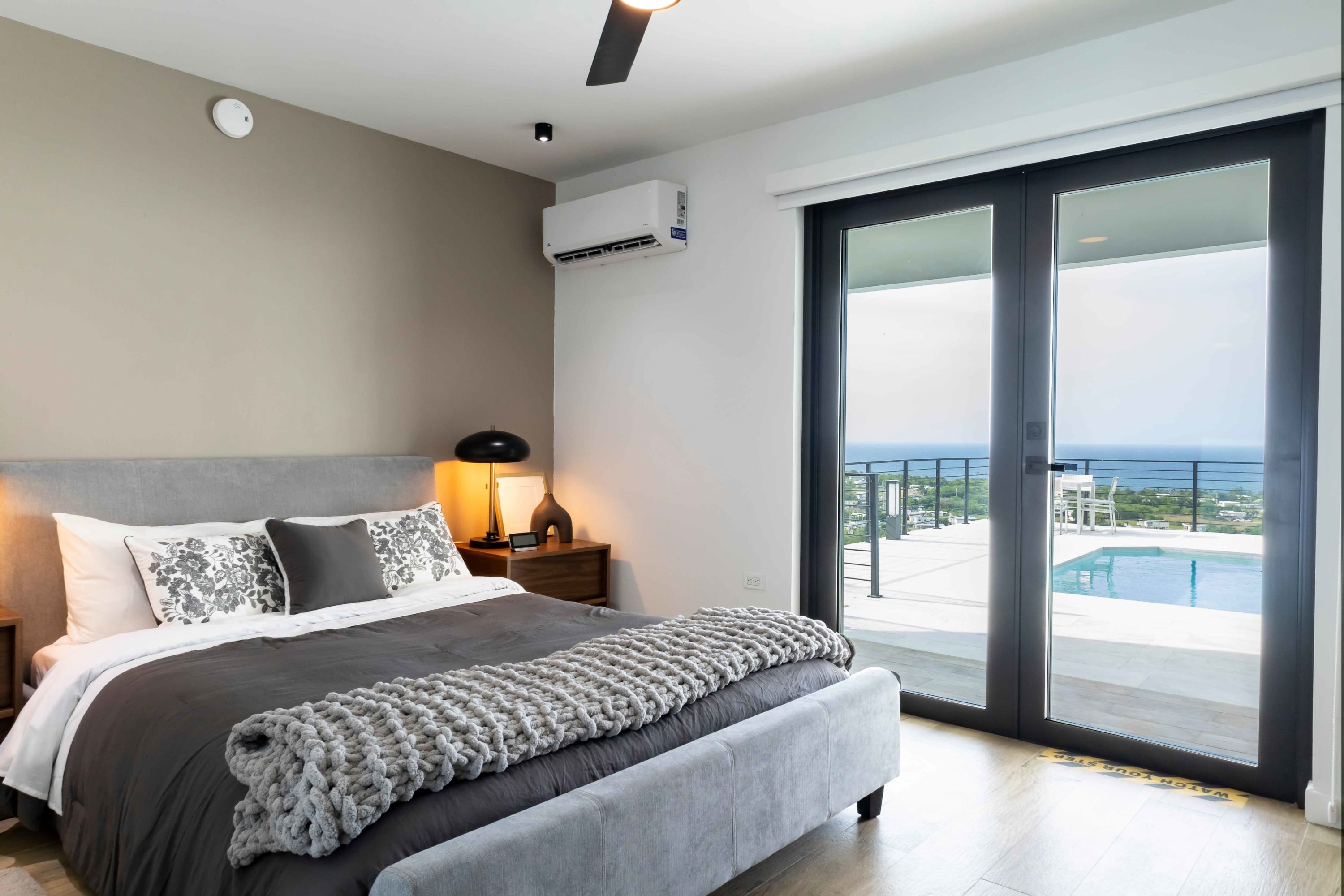 Luxury Villa on the hills looking at the atlantic ocean - Property photo