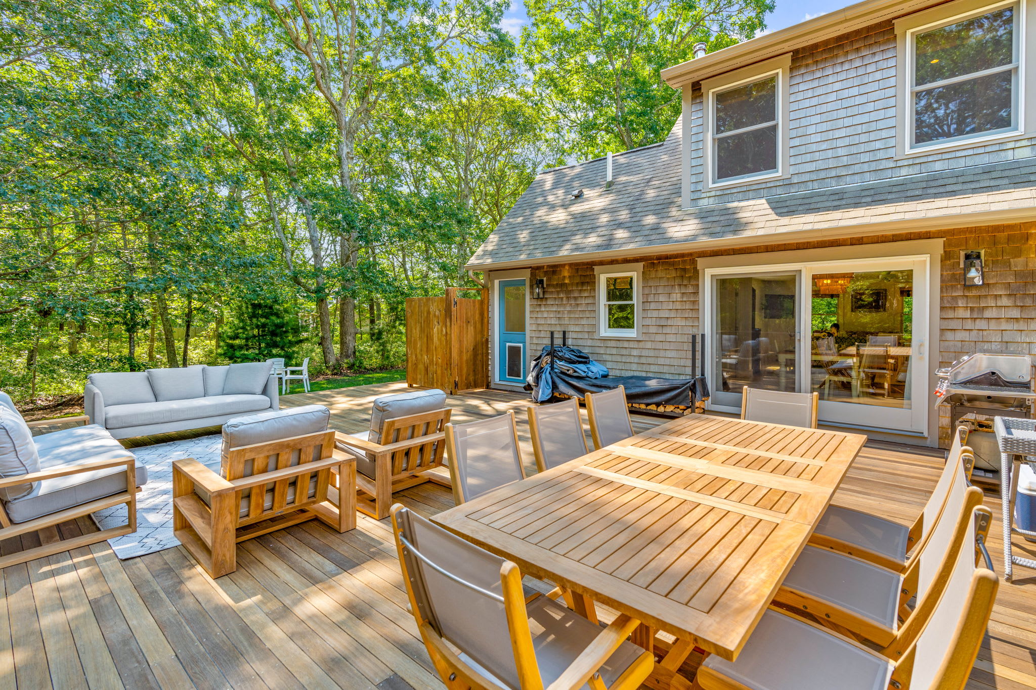Vineyard Haven Family Beach, Fire Pit & Garden View 3