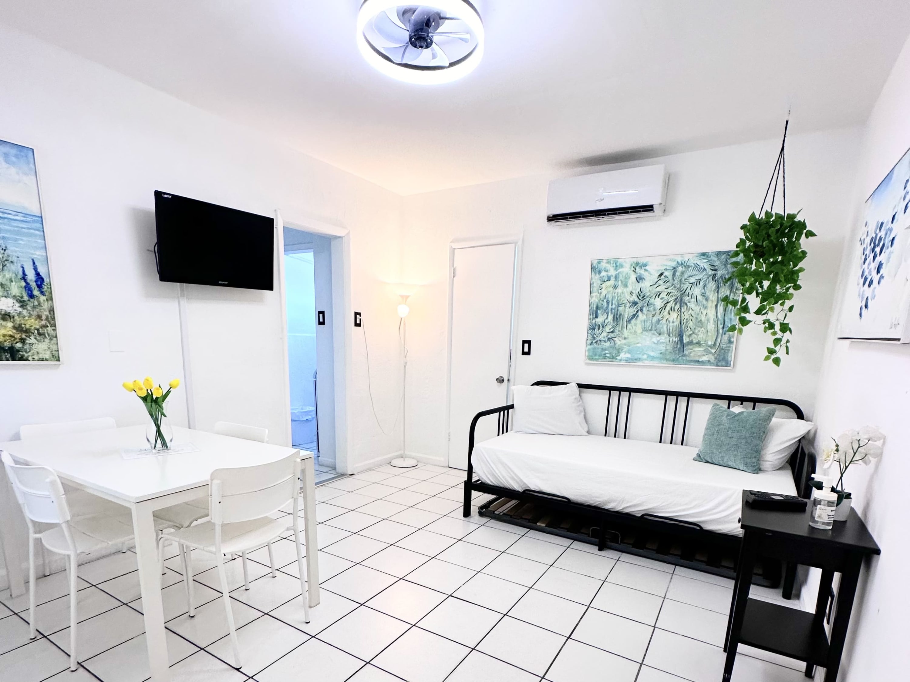 Southwinds Inn #7 for 4 Guests/ close to the beach