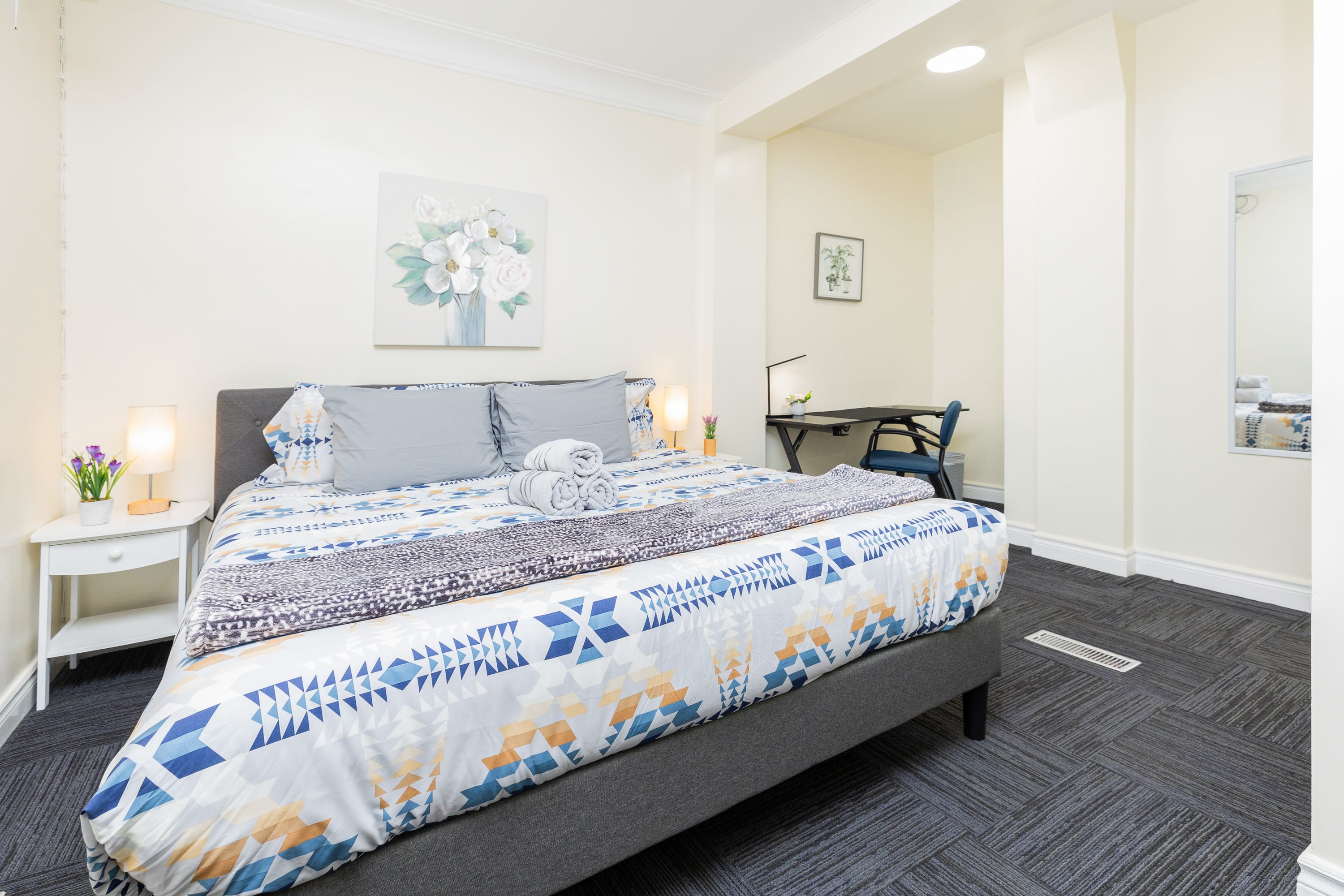 Pet Friendly Apartment Unit in Chinatown | Photo 8