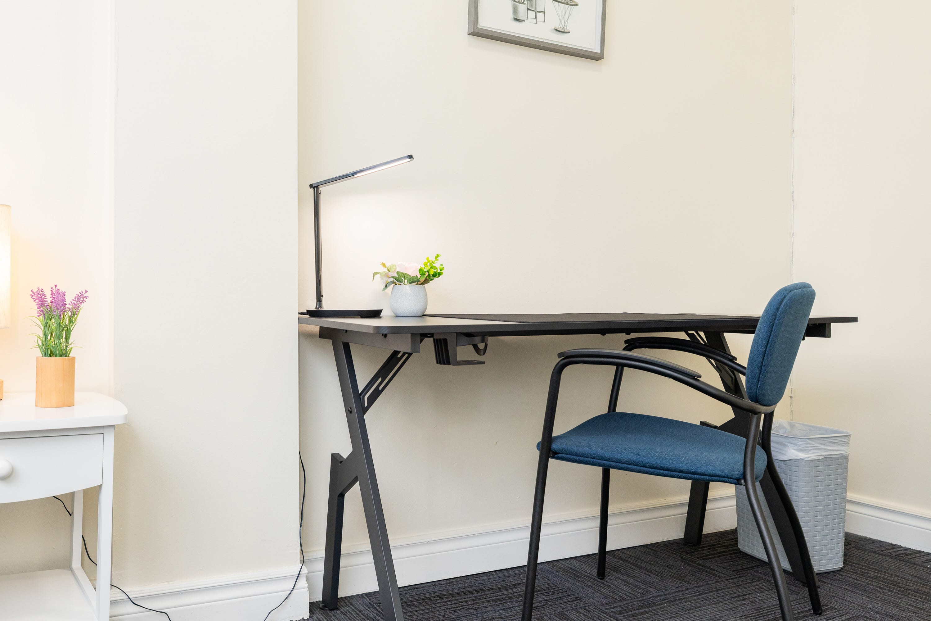 Pet Friendly Apartment Unit in Chinatown | Photo 9