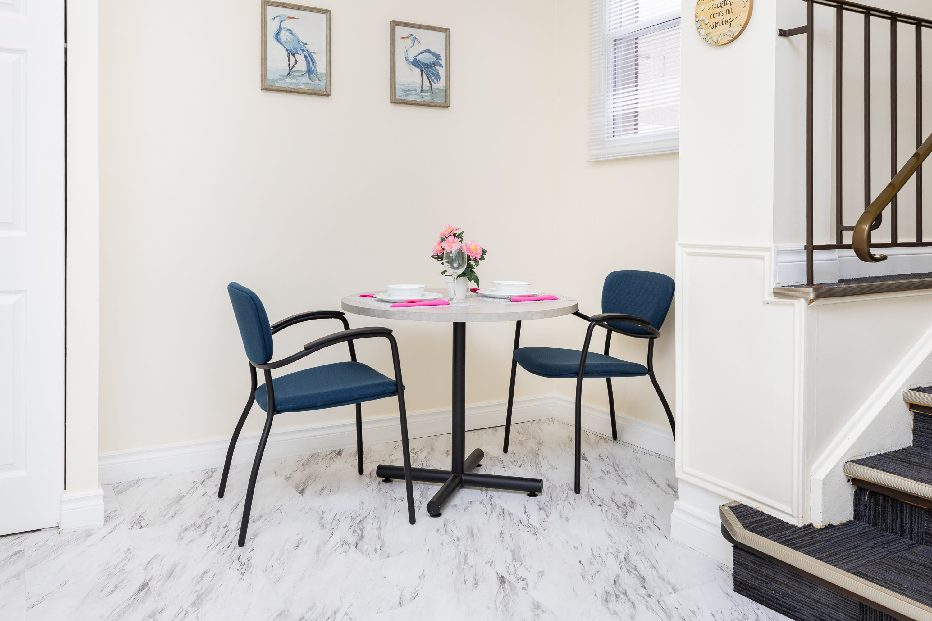 Pet Friendly Apartment Unit in Chinatown | Photo 12