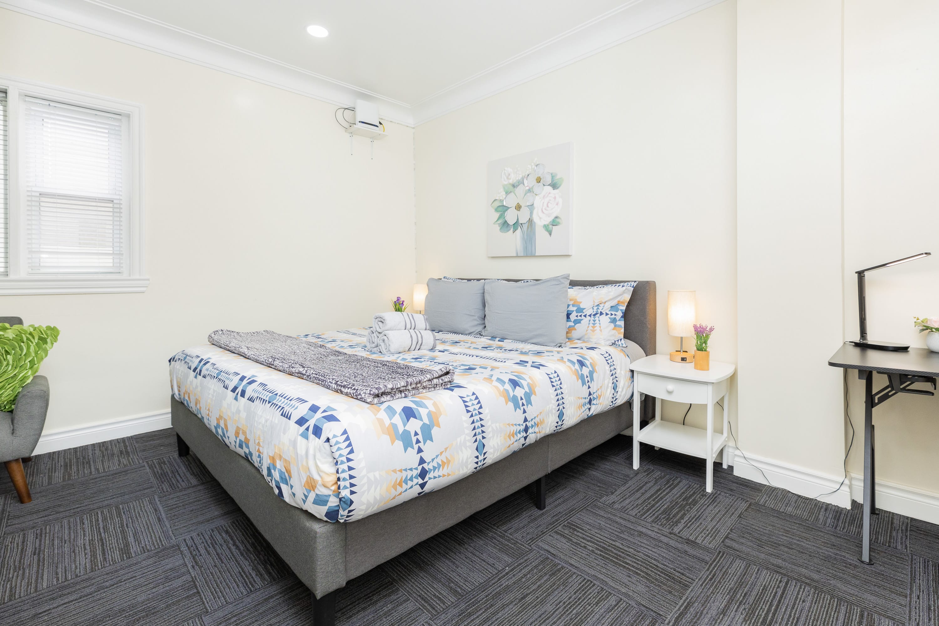 Pet Friendly Apartment Unit in Chinatown | Photo 20