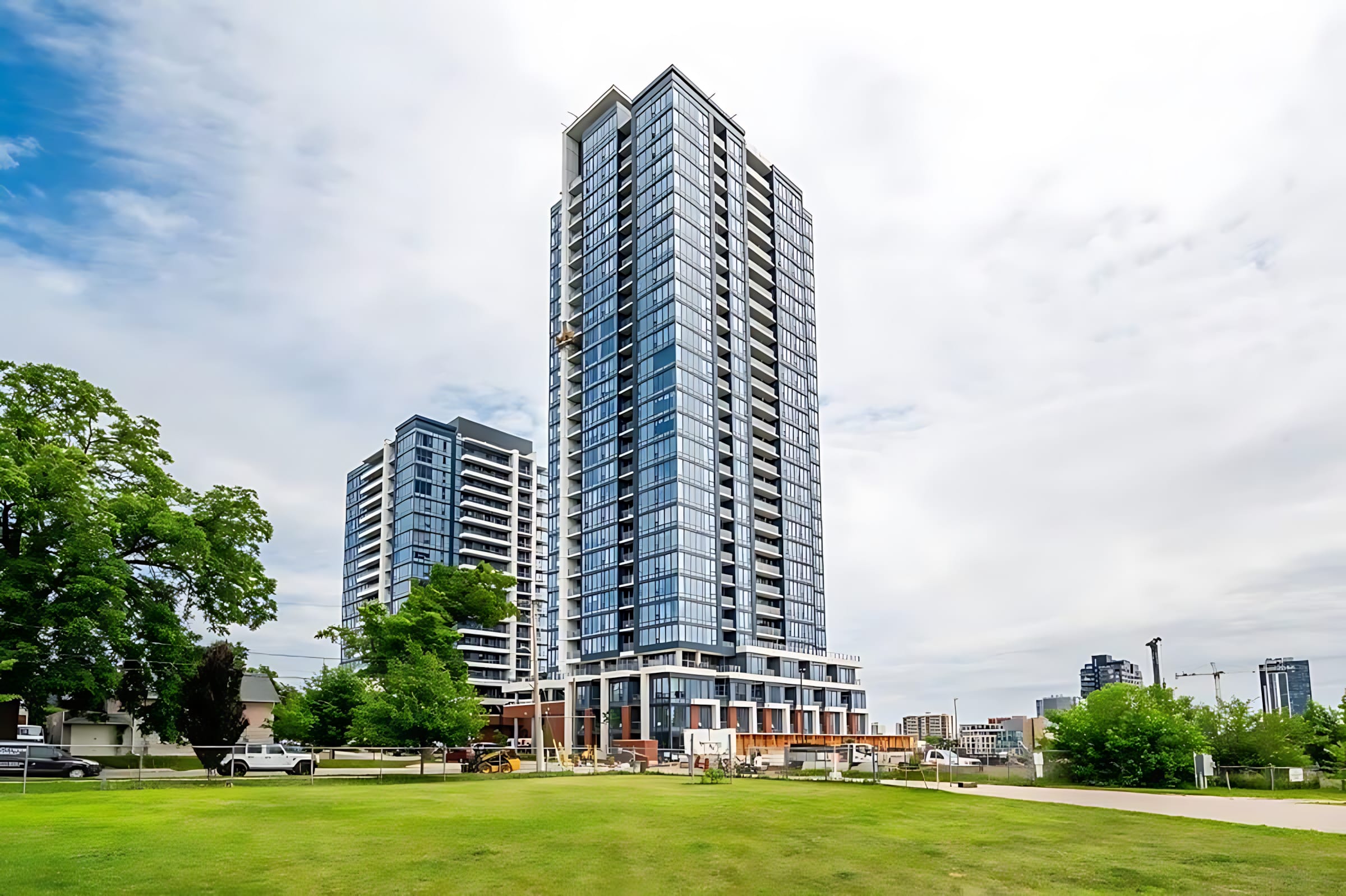Test New Condo w Great Amenities and City Views | Photo 4