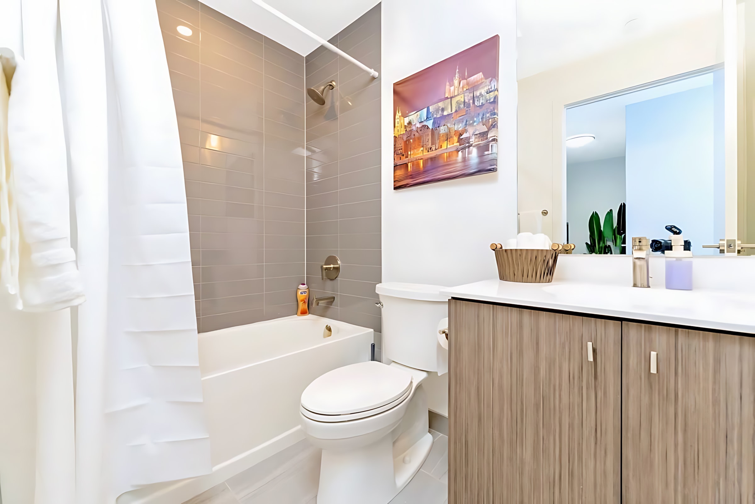 Test New Condo w Great Amenities and City Views | Photo 14