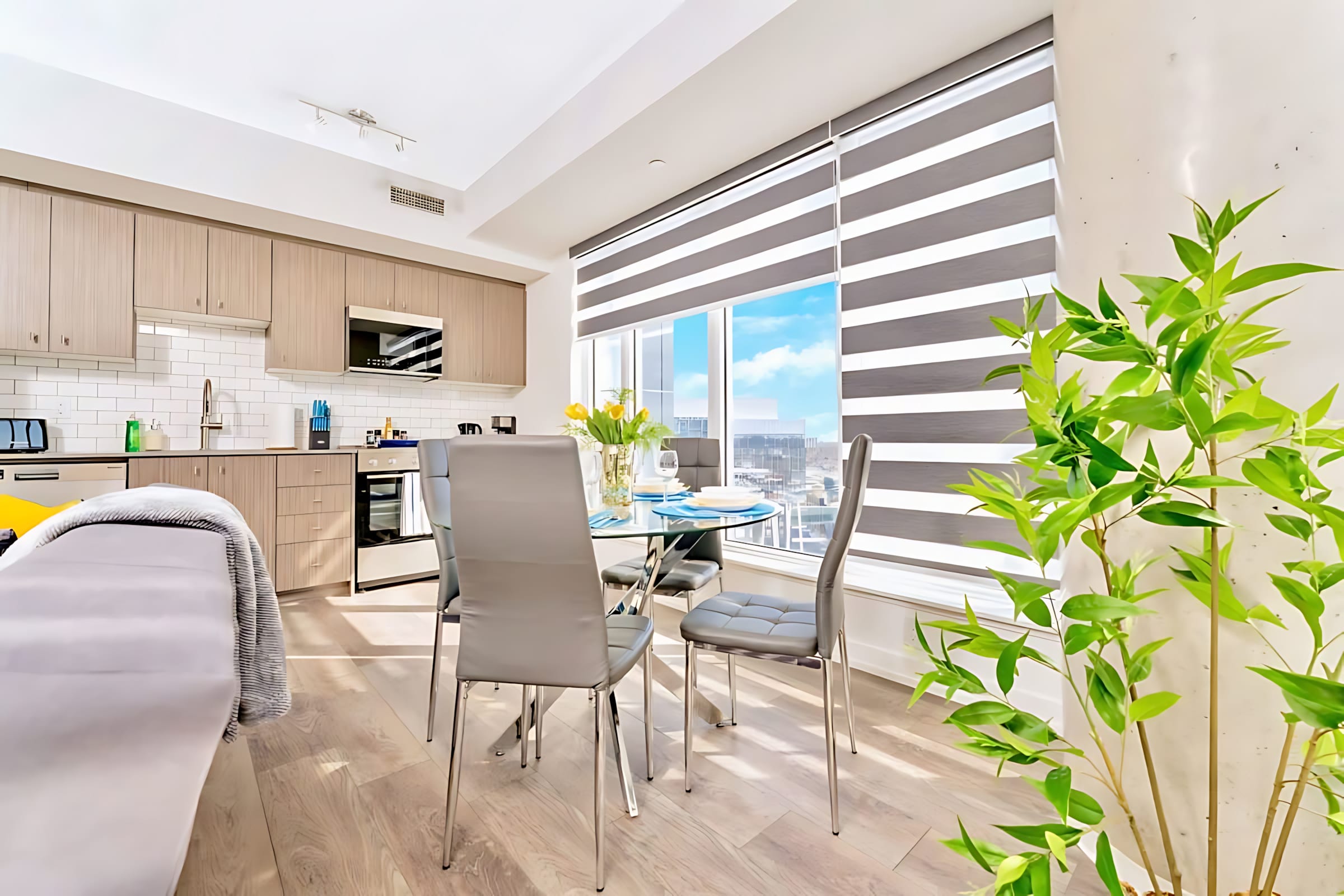 Test New Condo w Great Amenities and City Views | Photo 10