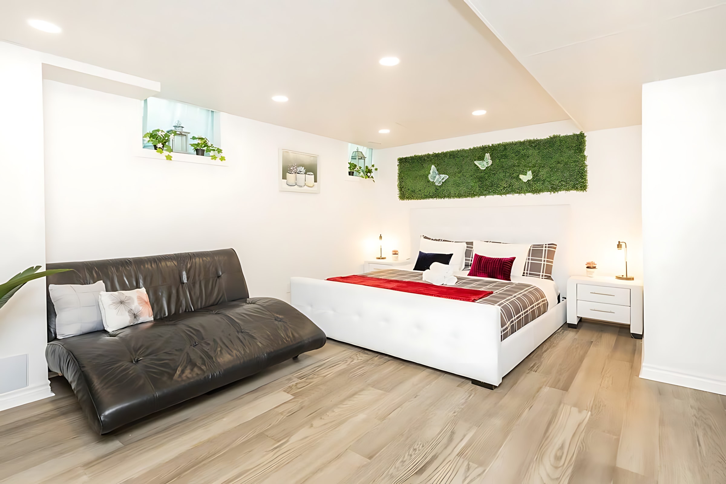 Downstairs Suite with King Sized Bed