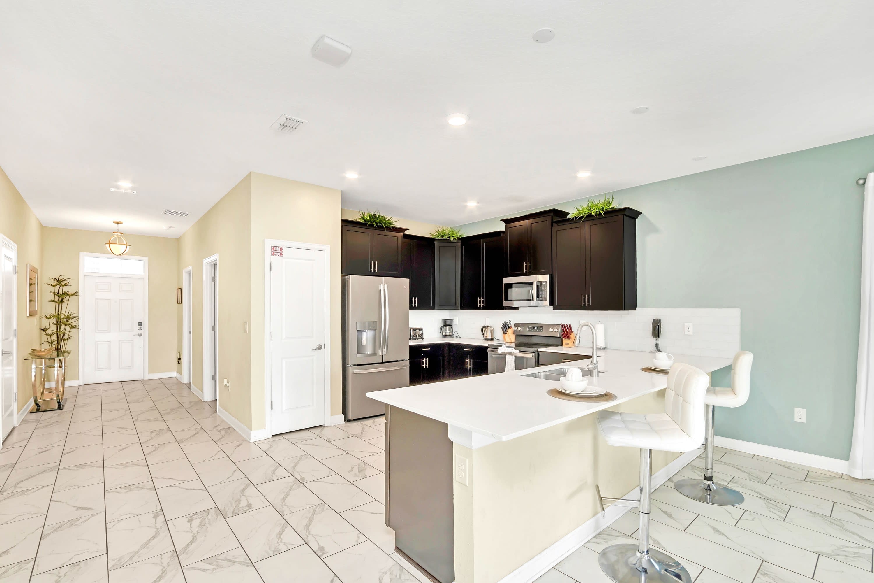 Fully Equipped Chef's Kitchen