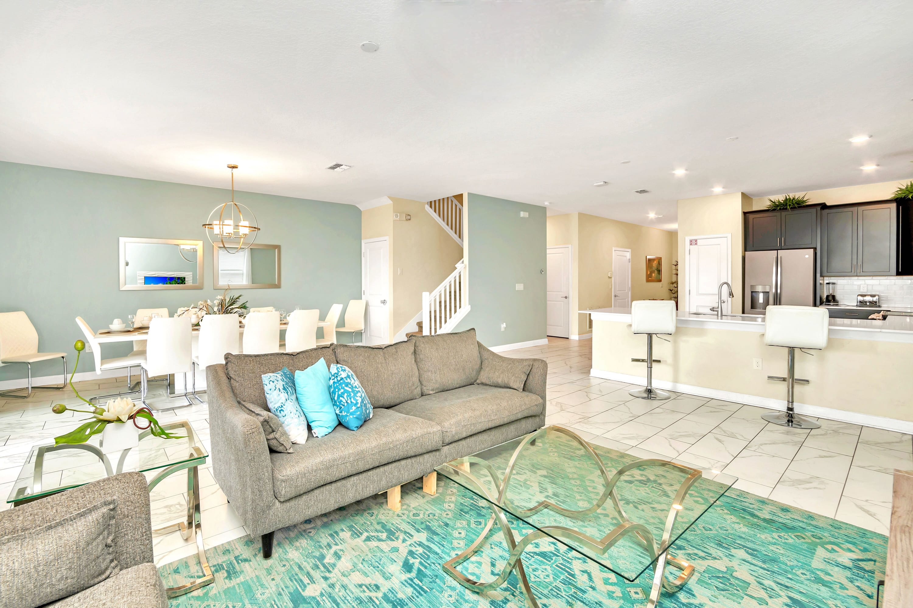 Spacious LIving Room