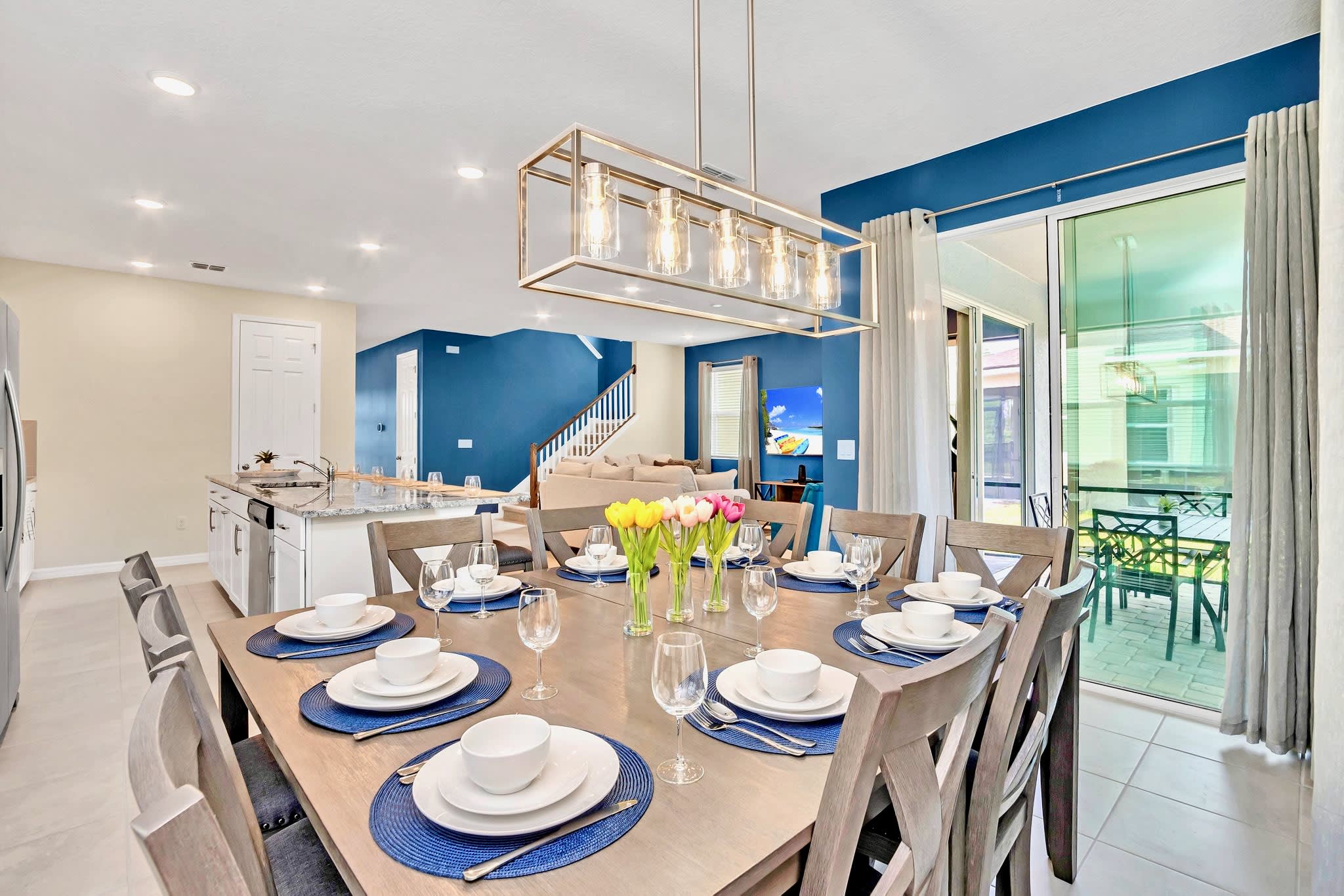 Full Dining Set and Large Capacity Dining Table