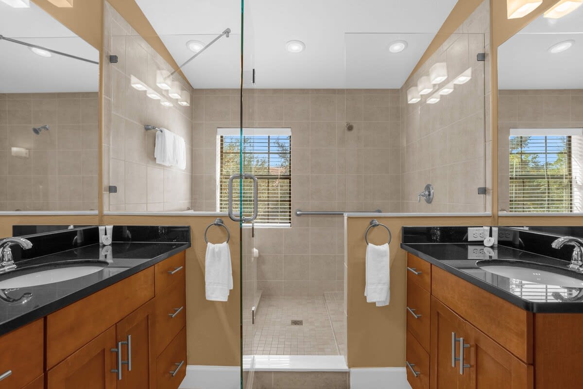 Spacious Townhome w Resort Access Near Disney | Photo 7