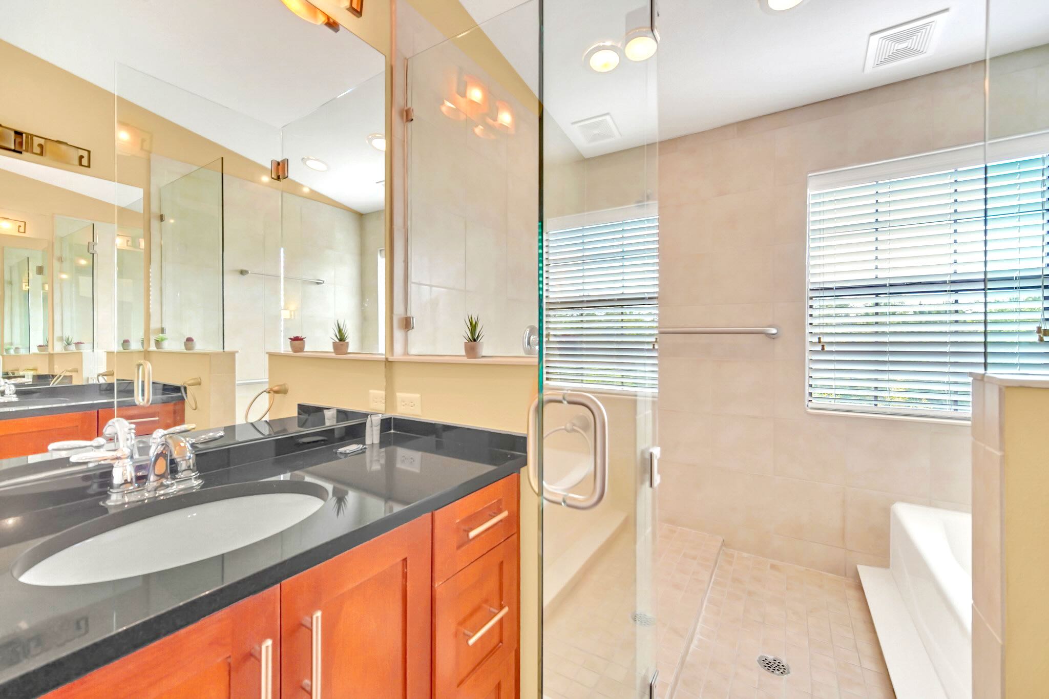 Spacious Townhome w Resort Access Near Disney | Photo 11