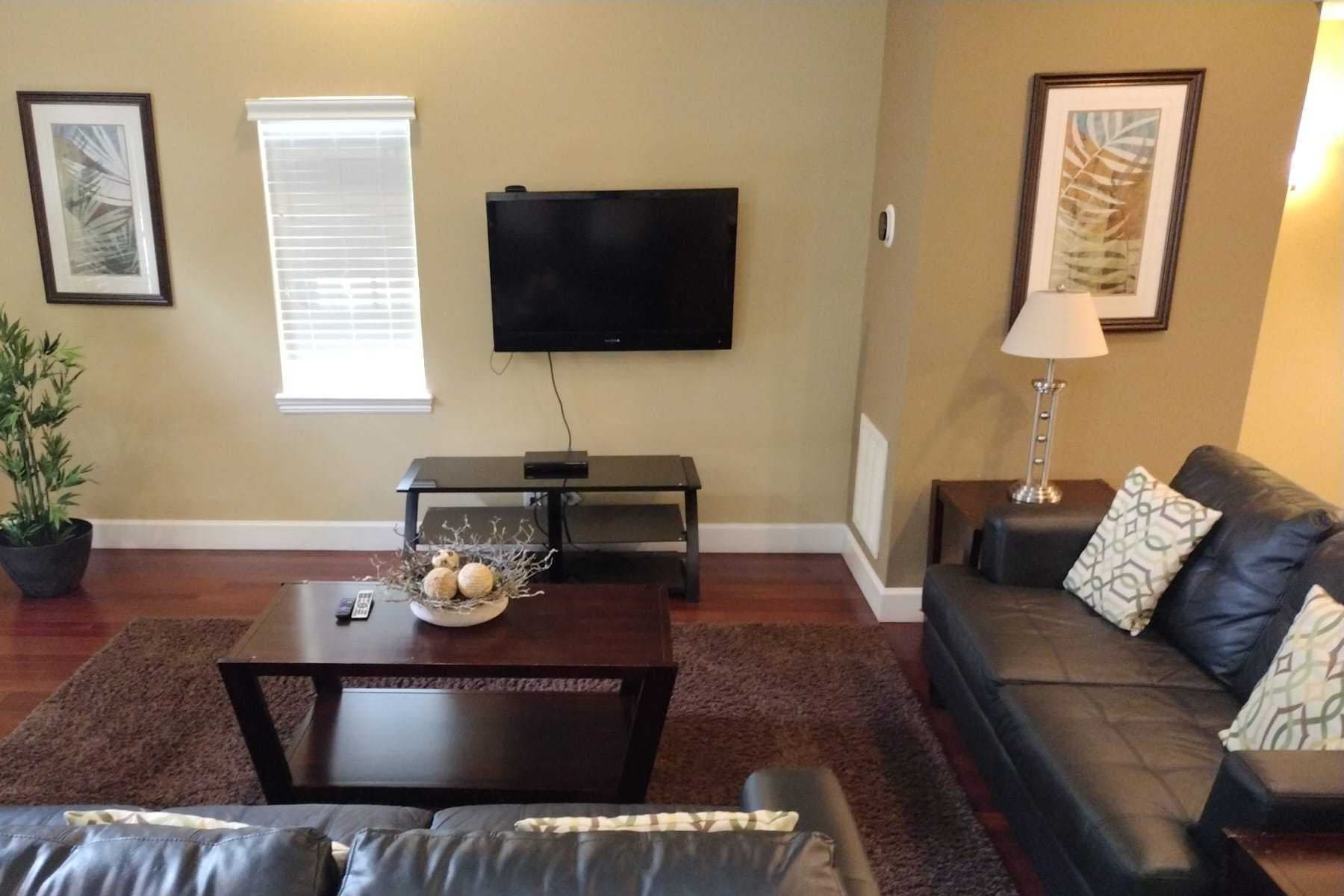 Spacious Townhome w Resort Access Near Disney | Photo 4