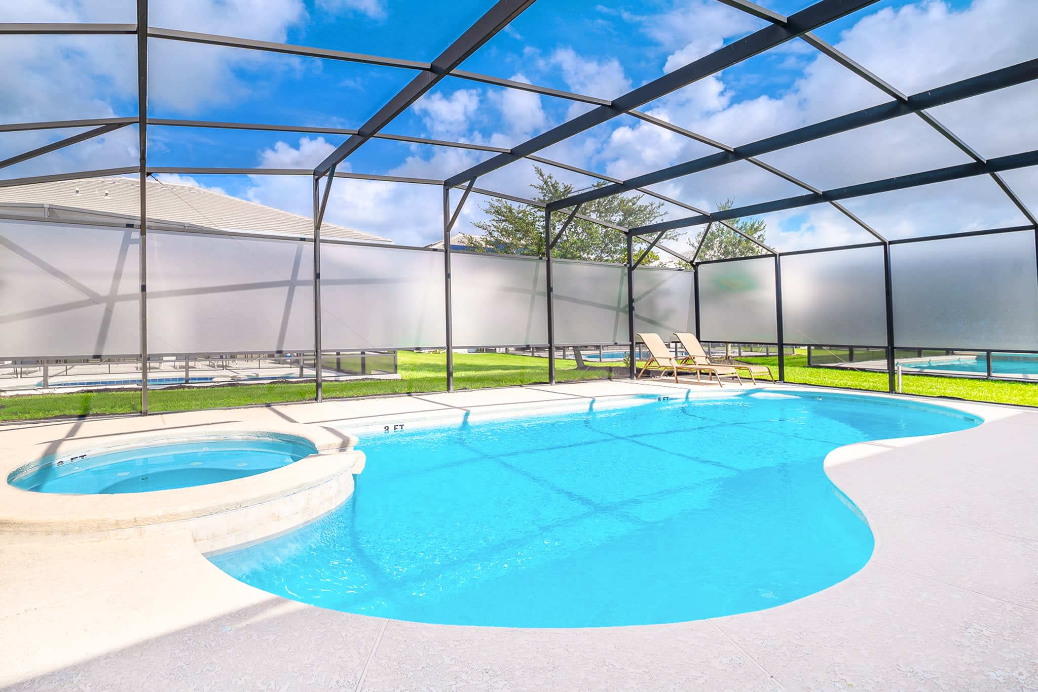 Private Swimming Pool and Hot Tub