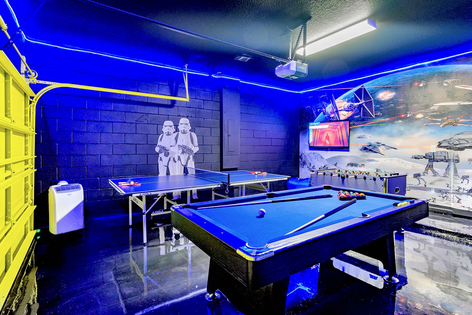 Upstay 18 Guest Mansion w Pool Games Cinema