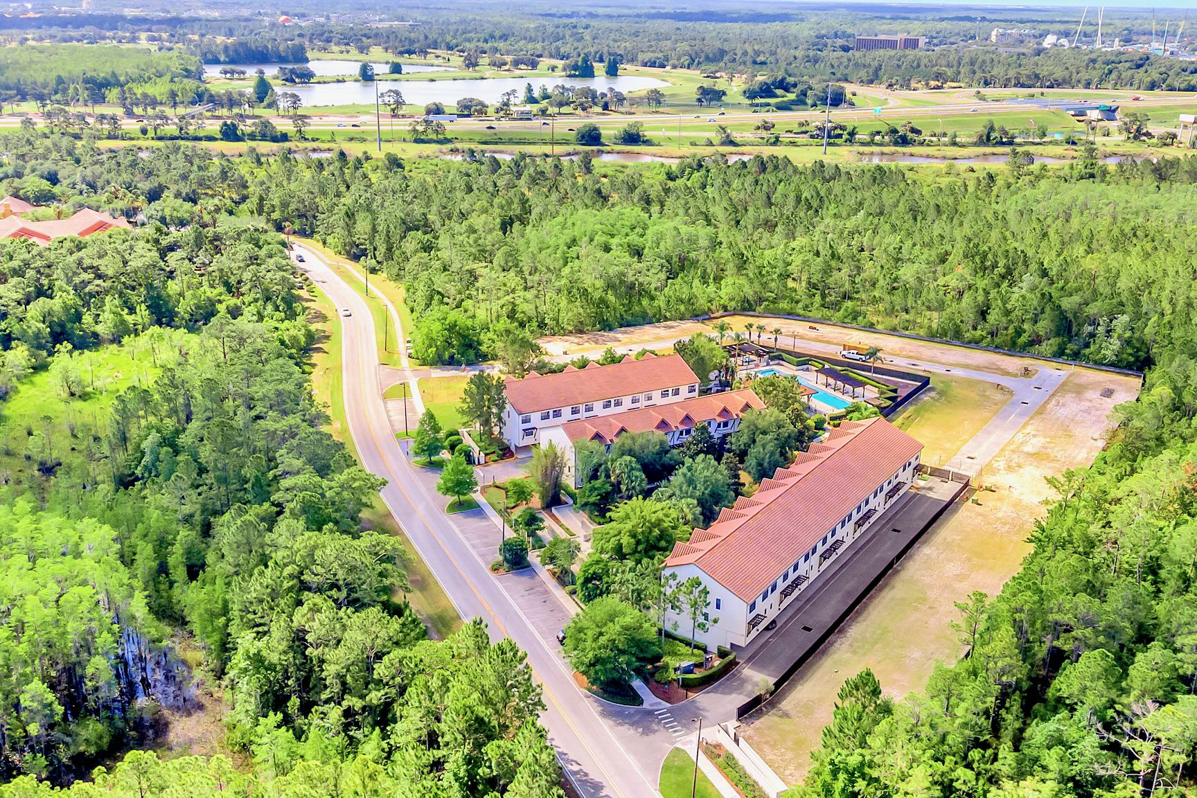 Near Disney 4BR Townhouse Resort Access | Photo 36