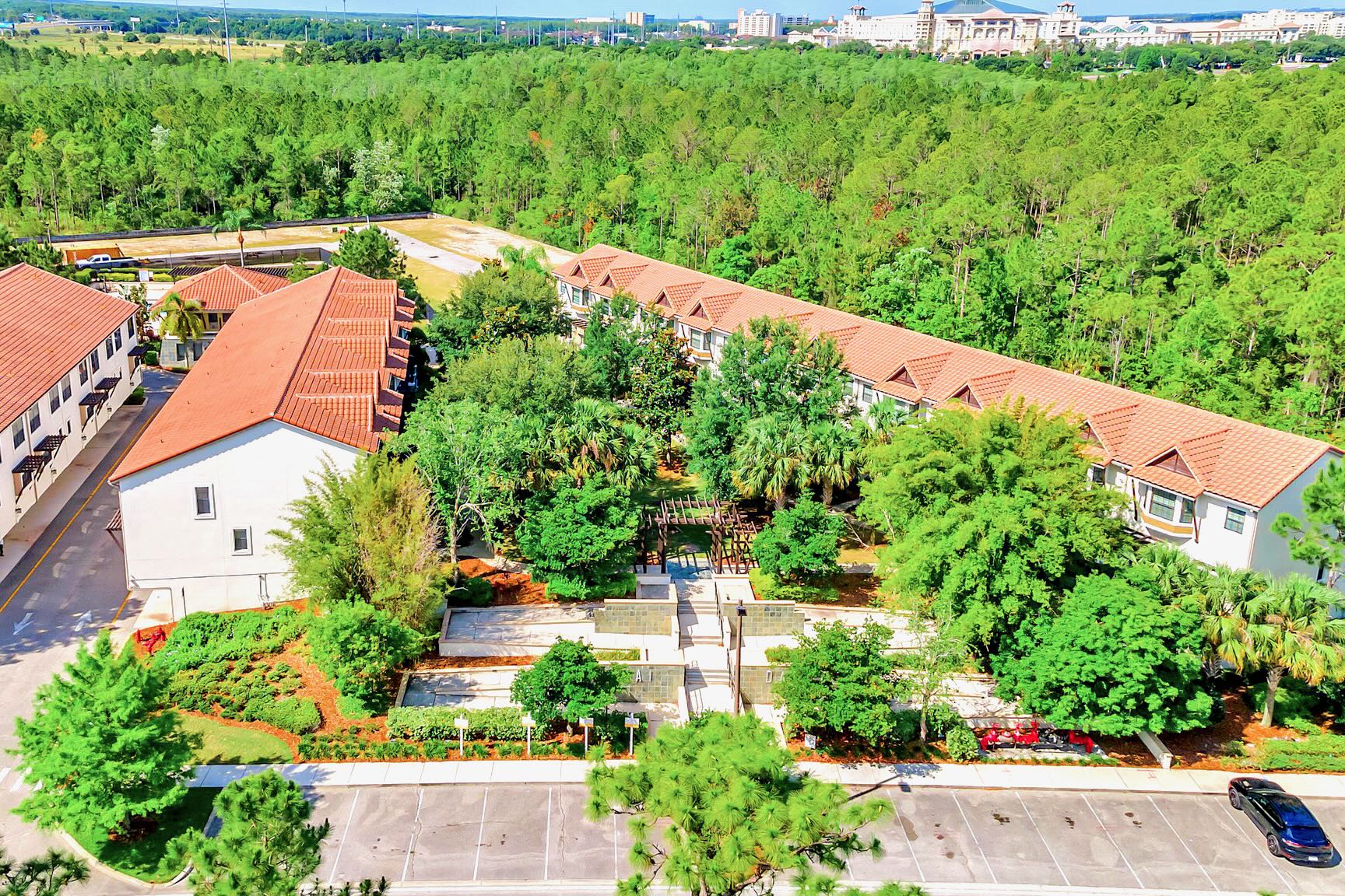Near Disney 4BR Townhouse Resort Access | Photo 38