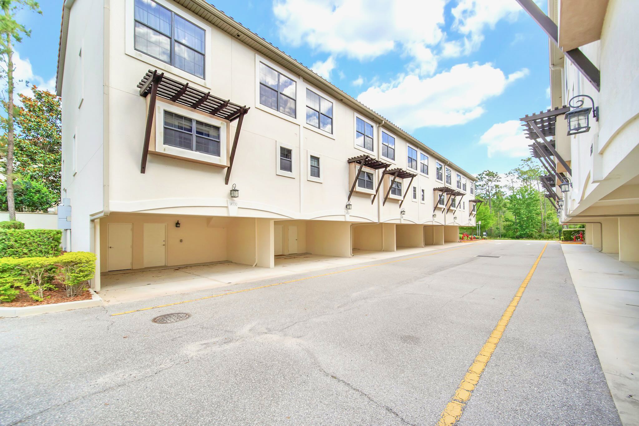 Near Disney 4BR Townhouse Resort Access | Photo 28