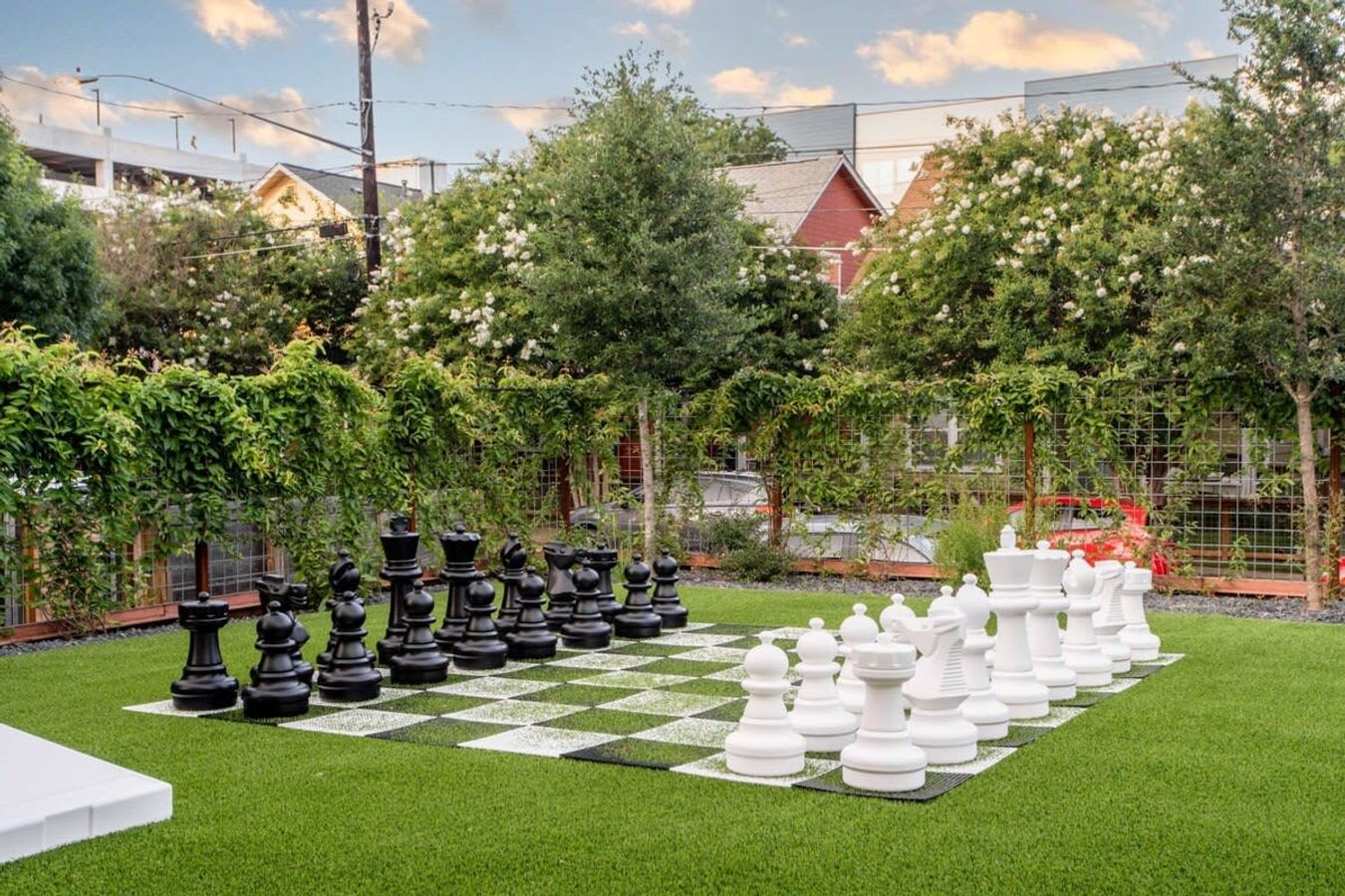 Queens Gambit 7 Minutes from Downtown Sleeps 16 7