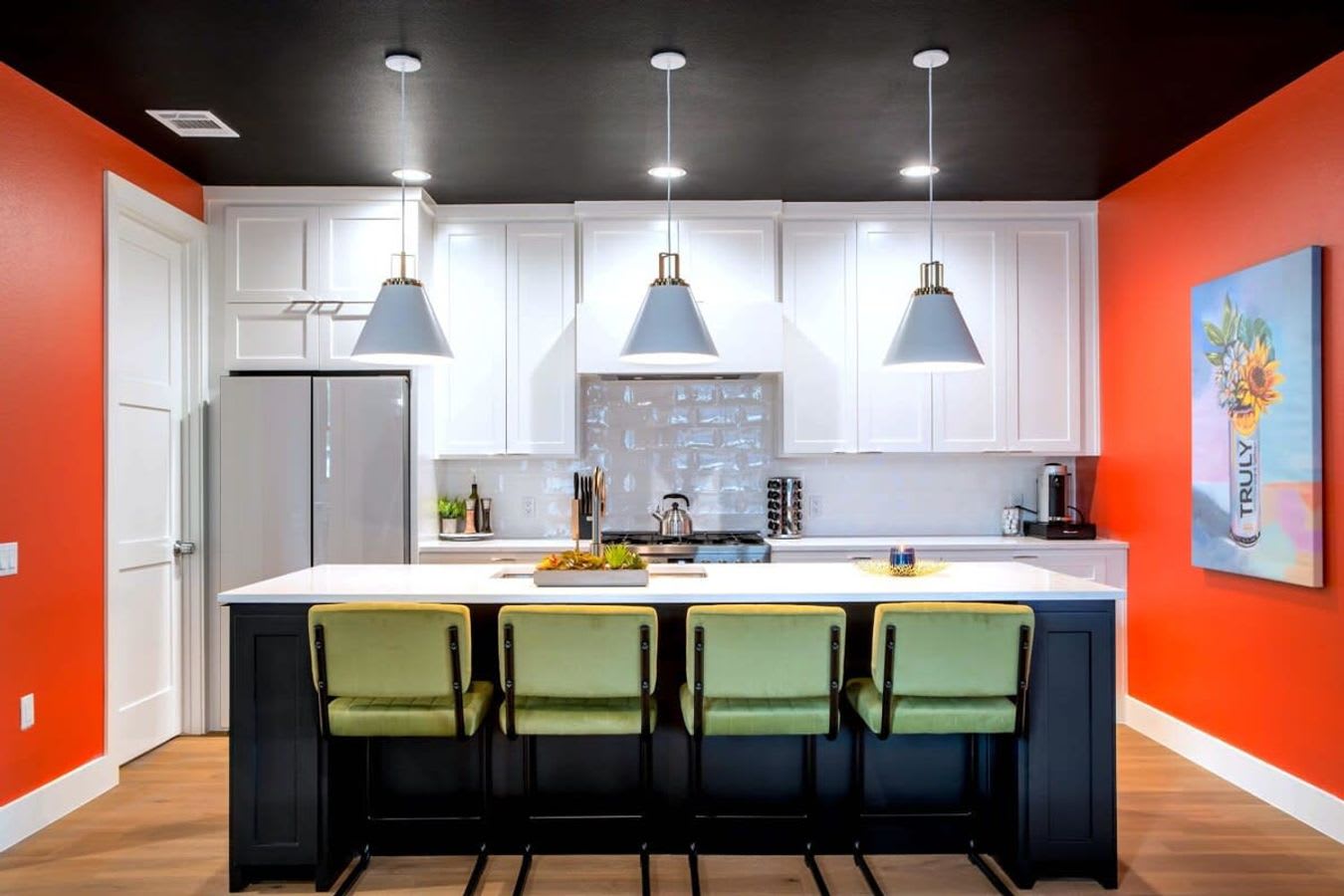 Fully Equipped Chef's Kitchen