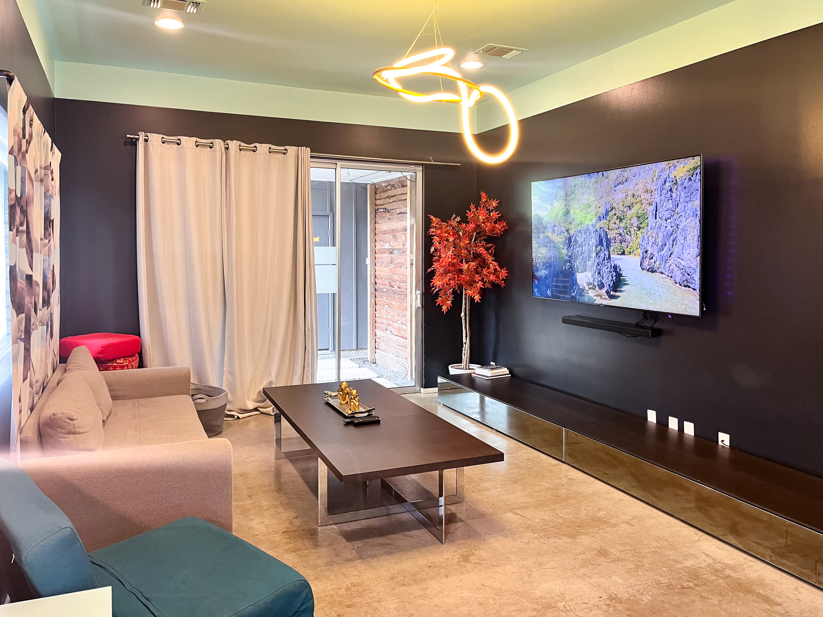 Smart TVs with High Speed WiFi Connection