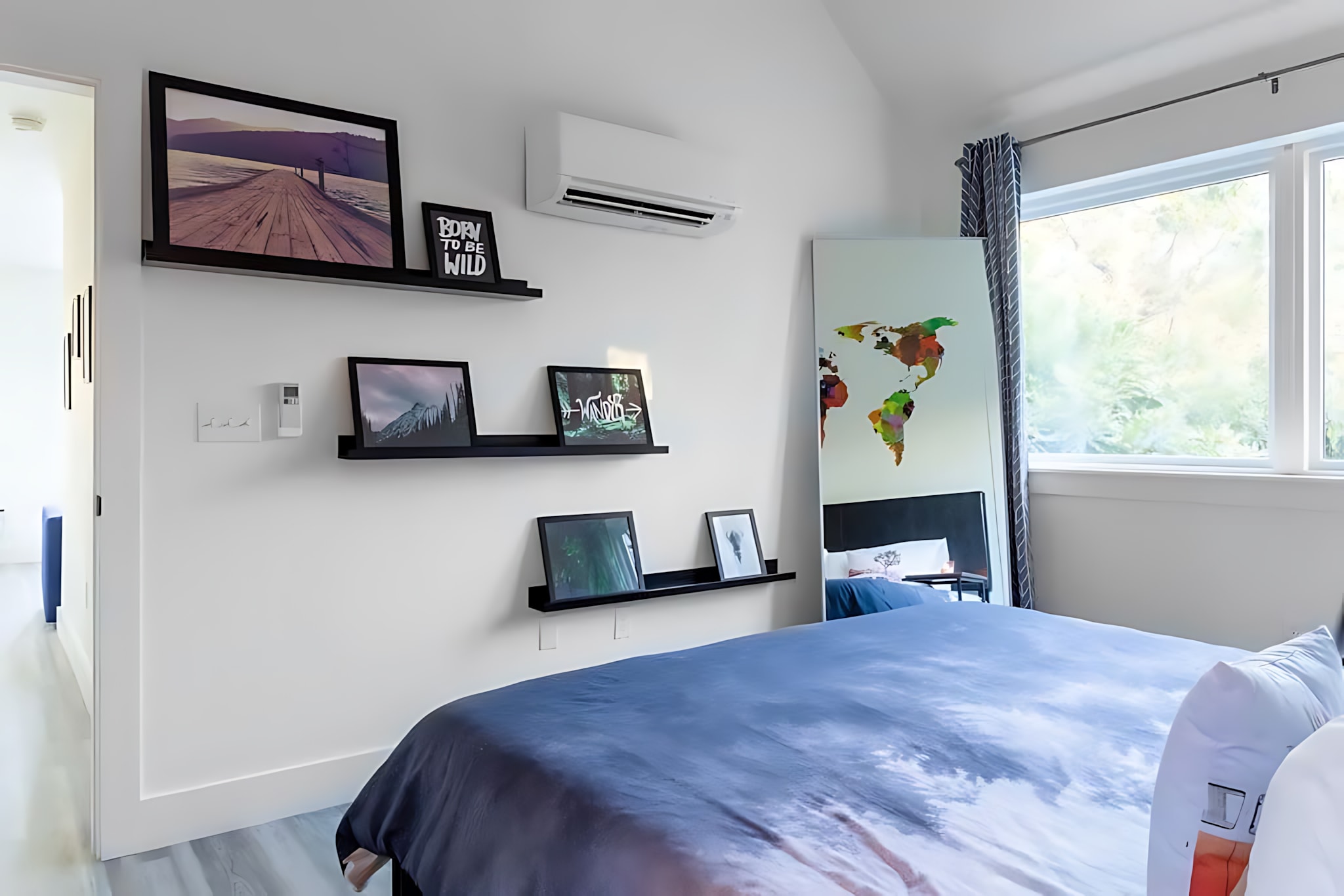 King Bed In Spacious En-Suite Bedroom