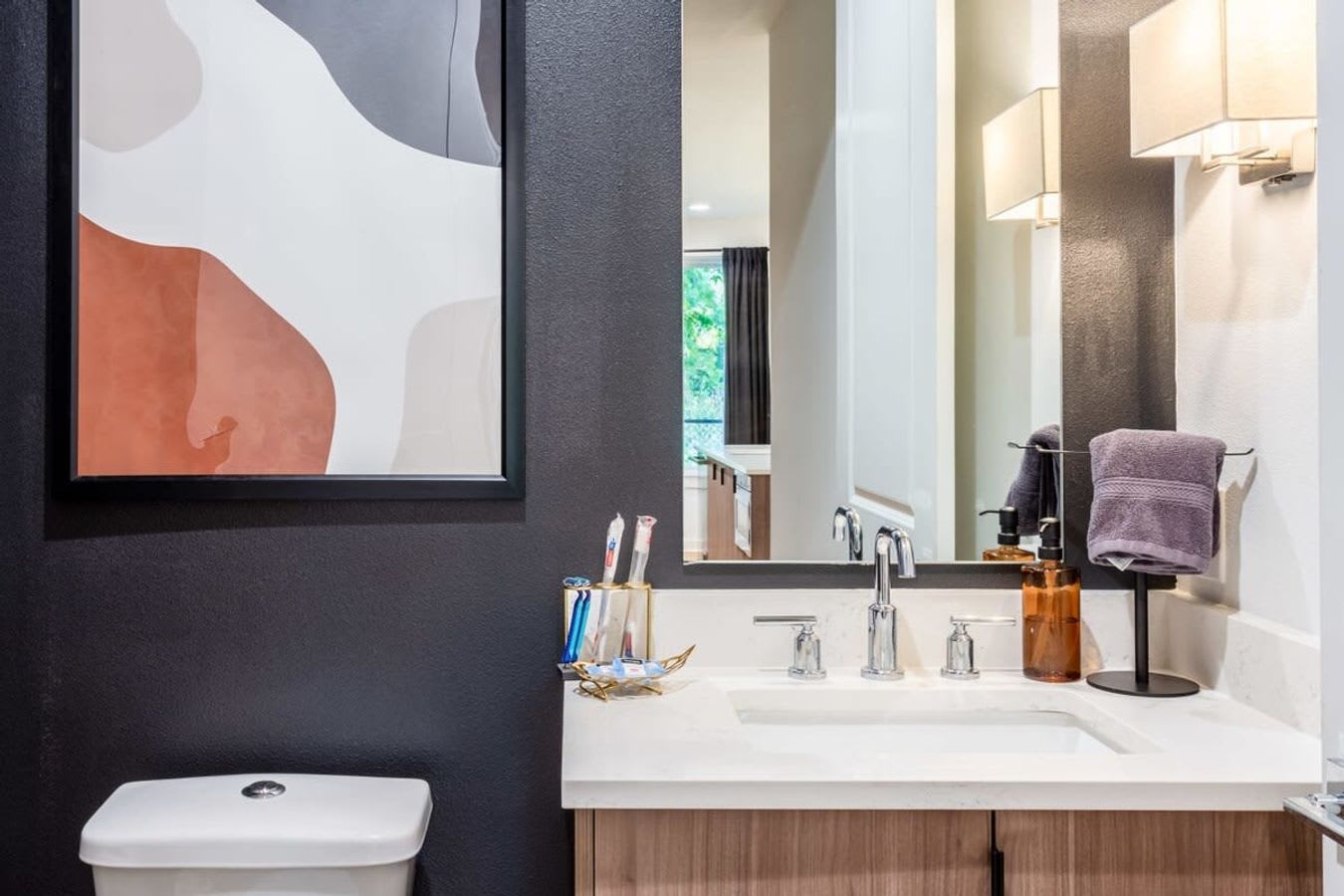 Elegant Bathroom With Minimalist Design
