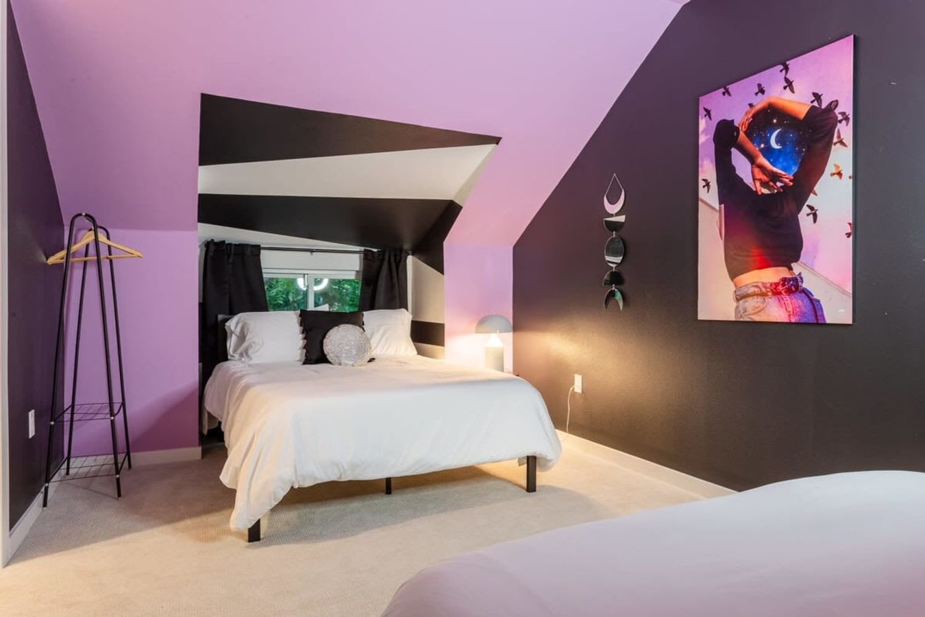 Cozy Room With Double Queen Bed And Modern Accents