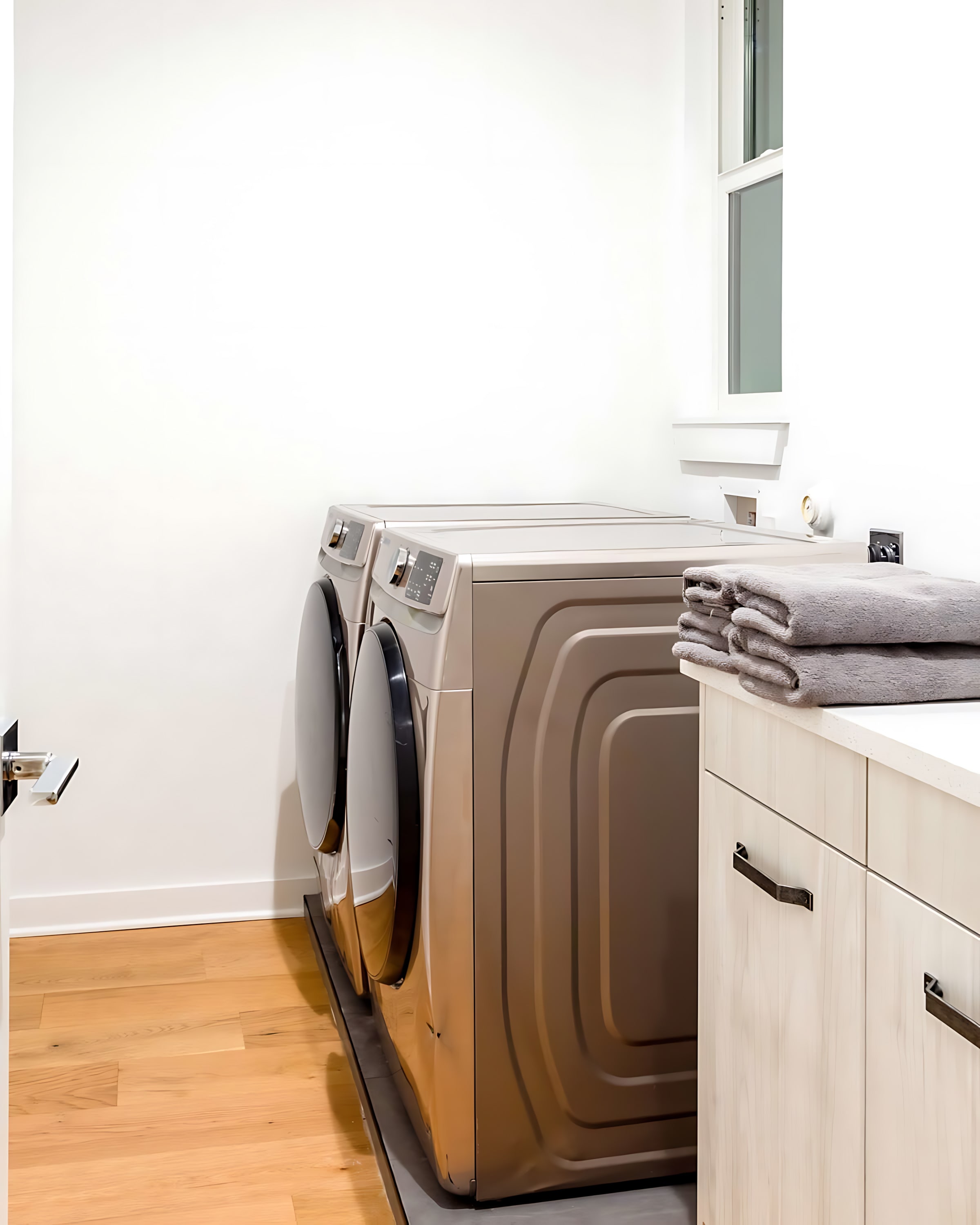 Fully Equipped Laundry Room