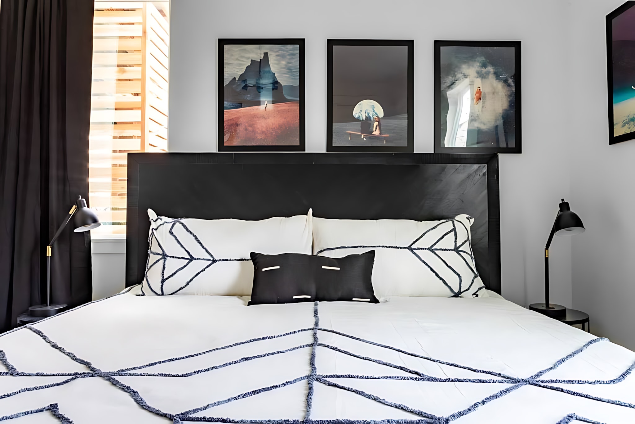 Modern Space Featuring King-Size Bed