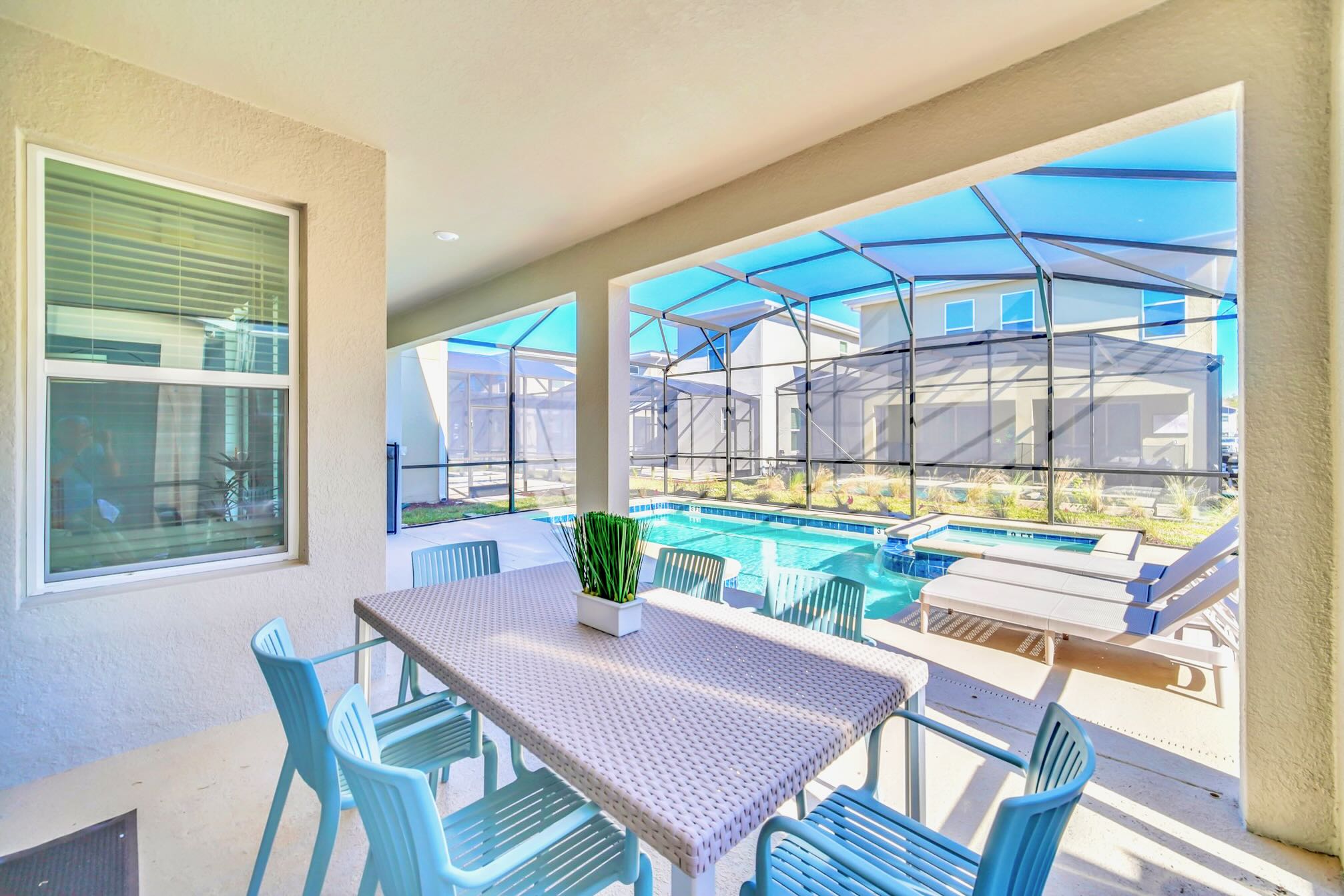 Dine al fresco at the poolside dining area!