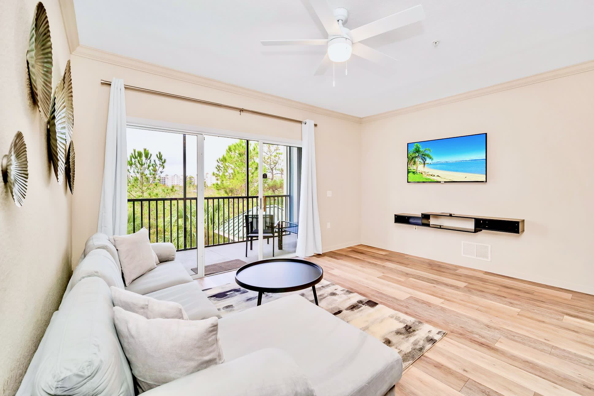 Modern 2BR Condo Near Disney Pool Hot Tub