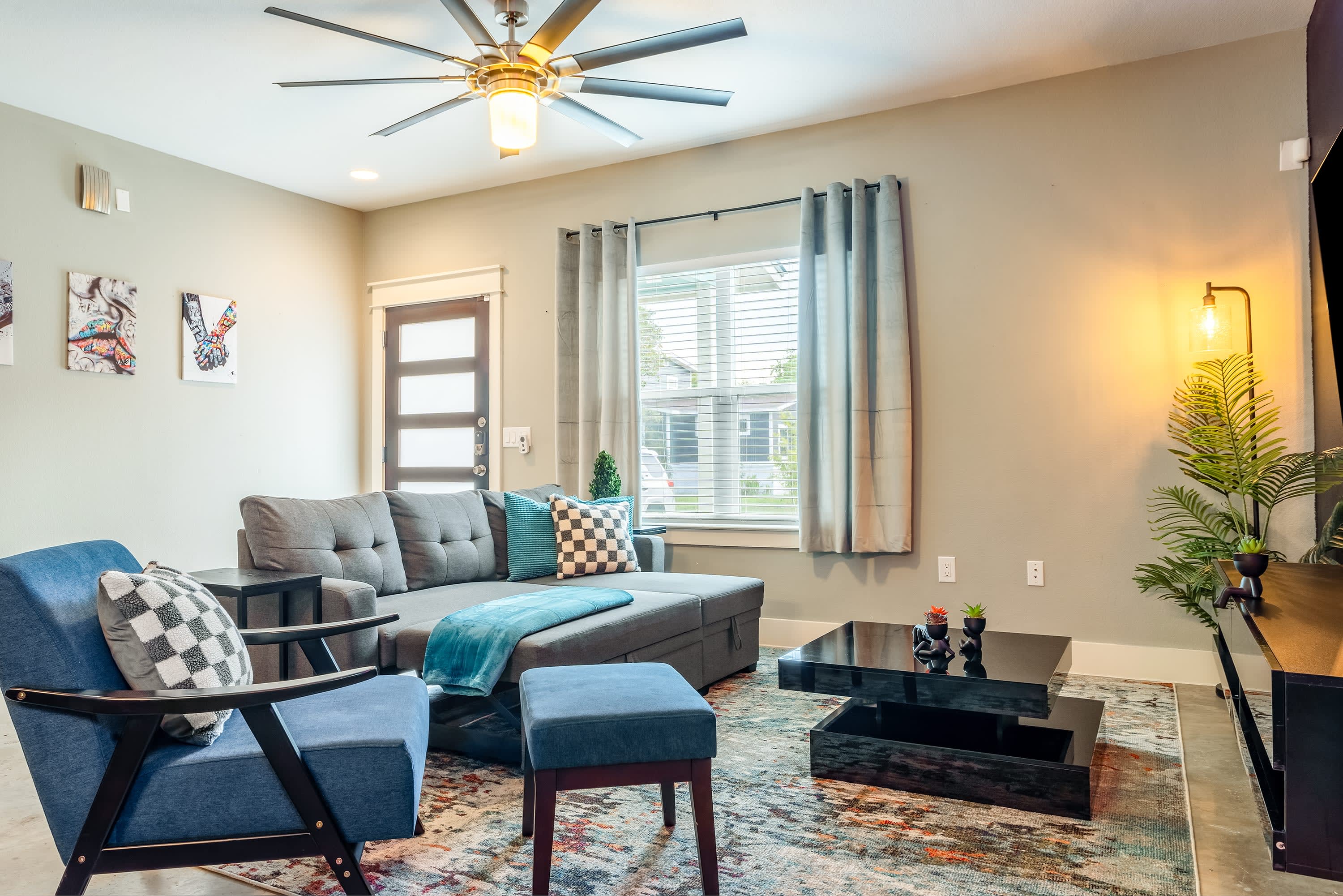 Lounge Area with Pull Out Sofa Bed and Smart TV