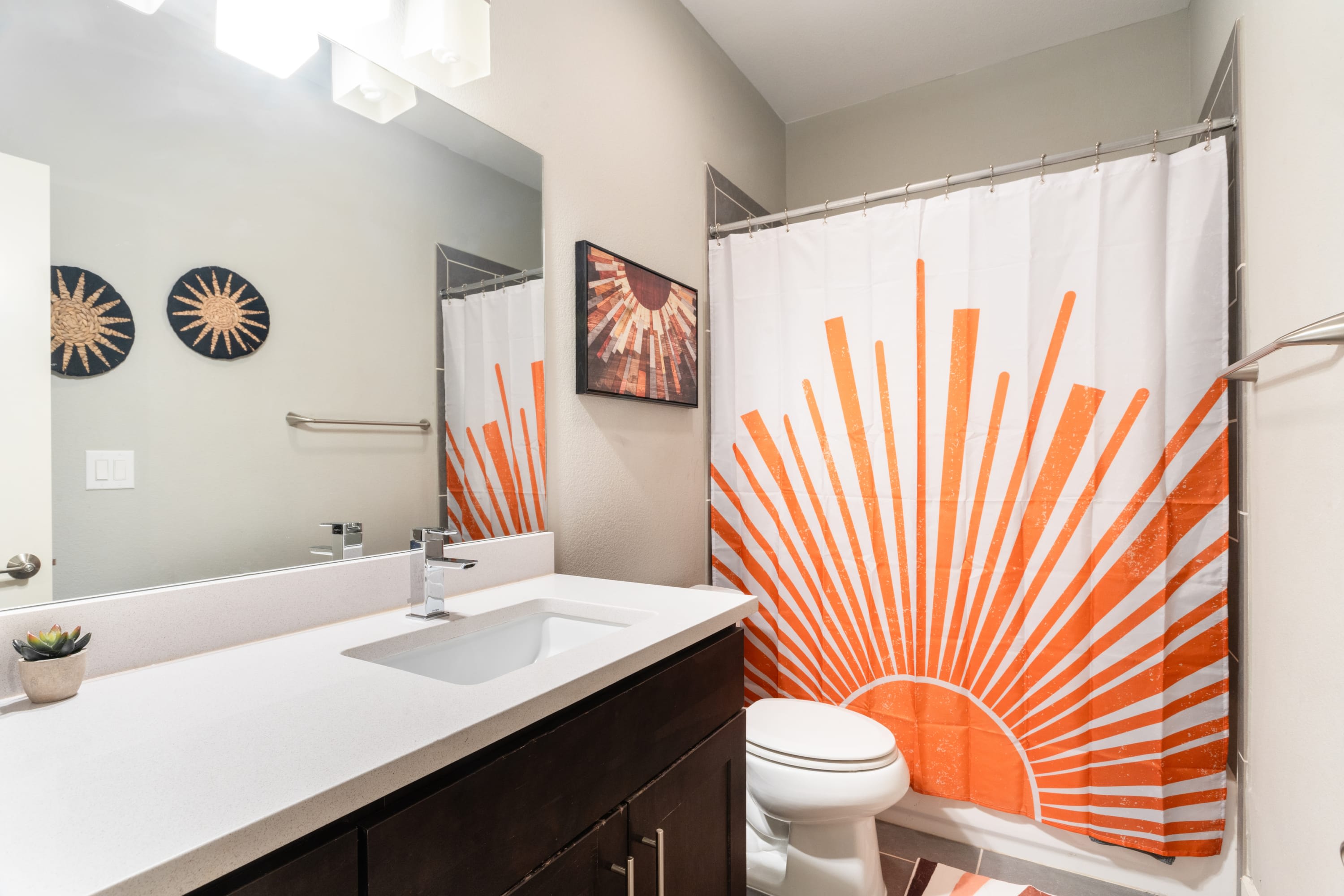 Full Bathroom with Shower/Tub