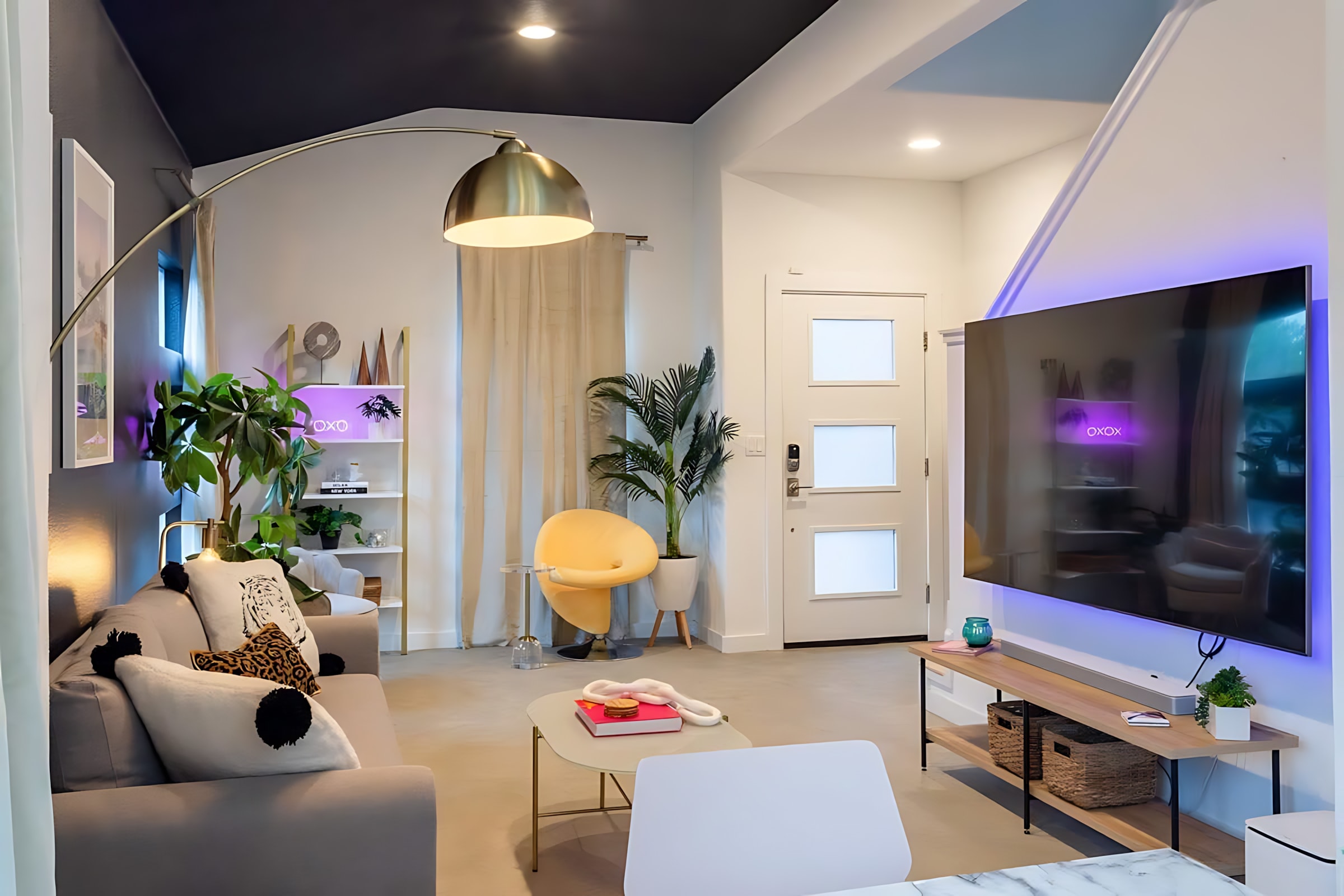 Downtown Austin Oasis w Pool Hot Tub Sleeps 18 4