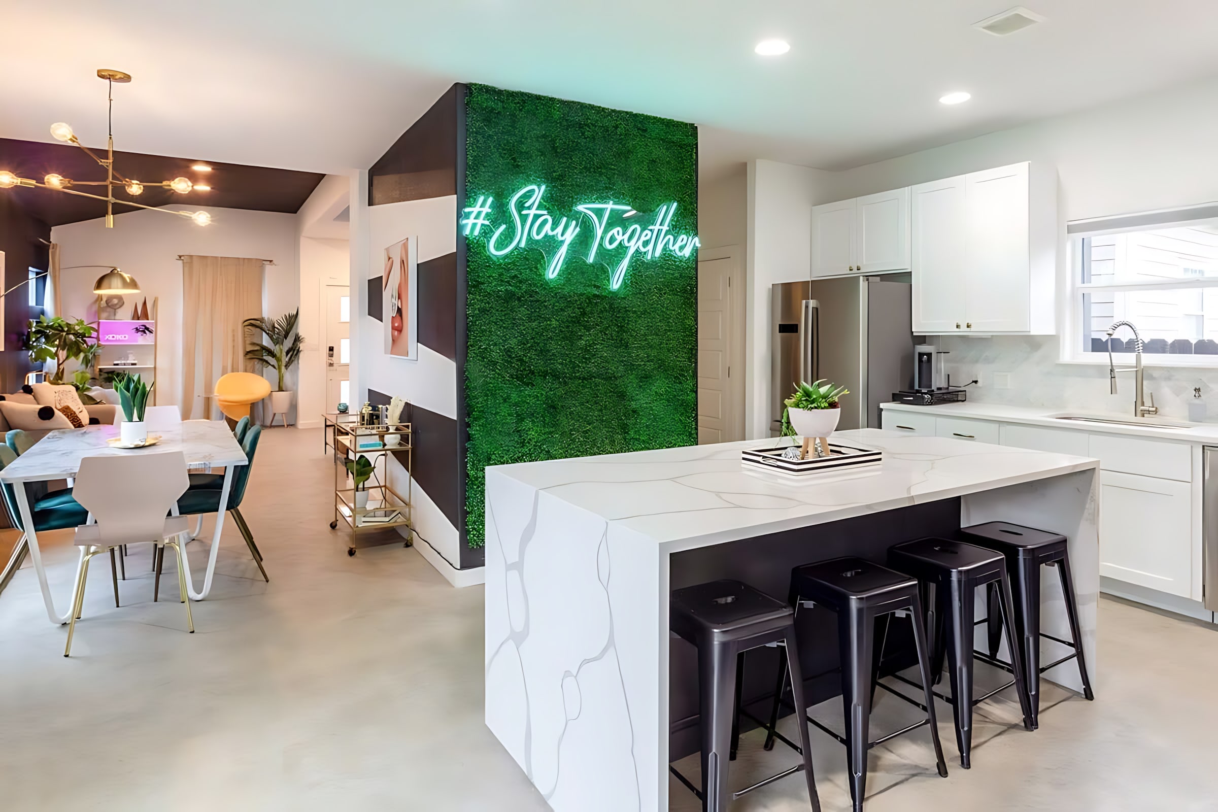 Downtown Austin Oasis w Pool Hot Tub Sleeps 18 3