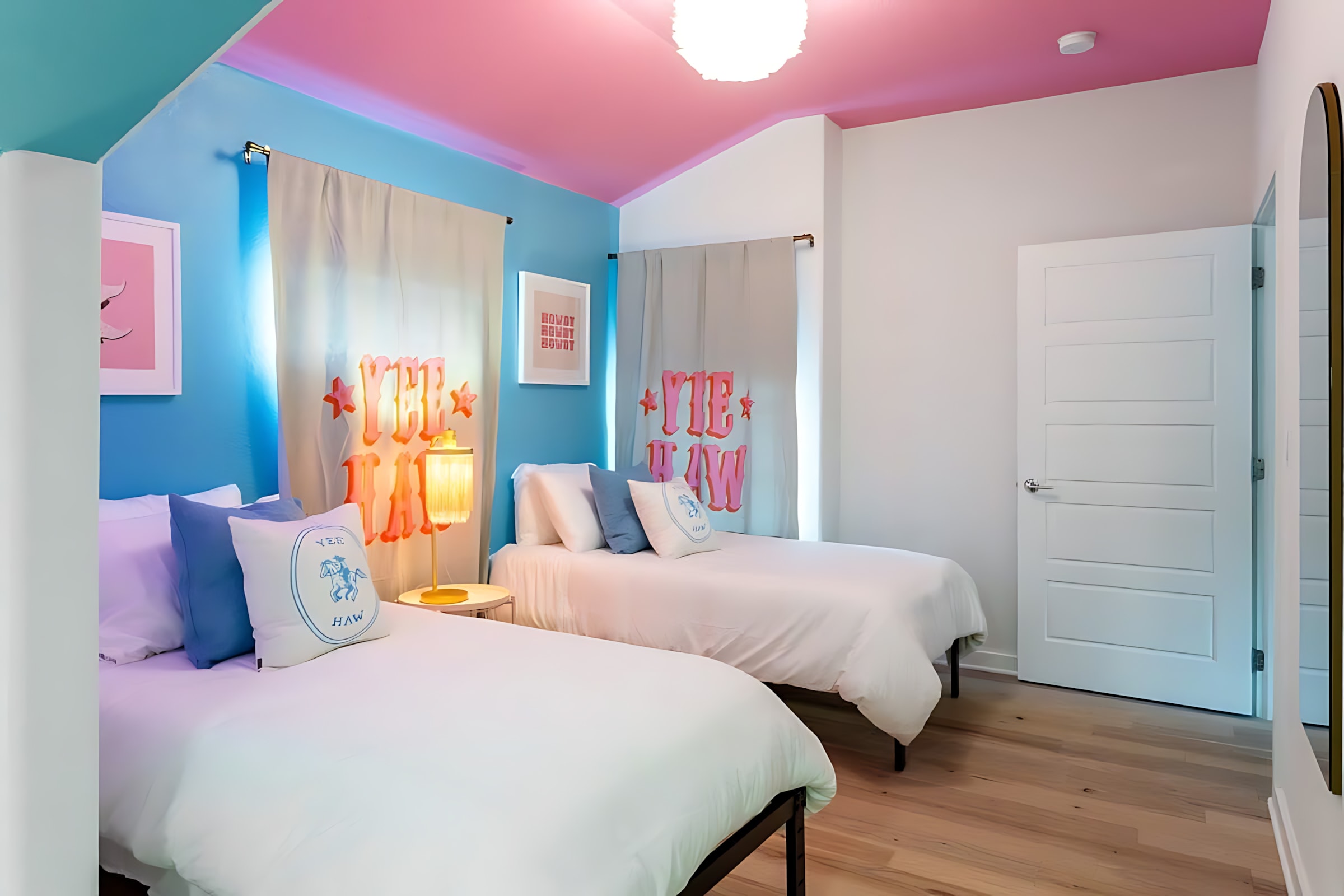 Cozy Room With Twin Beds and Fun Décor