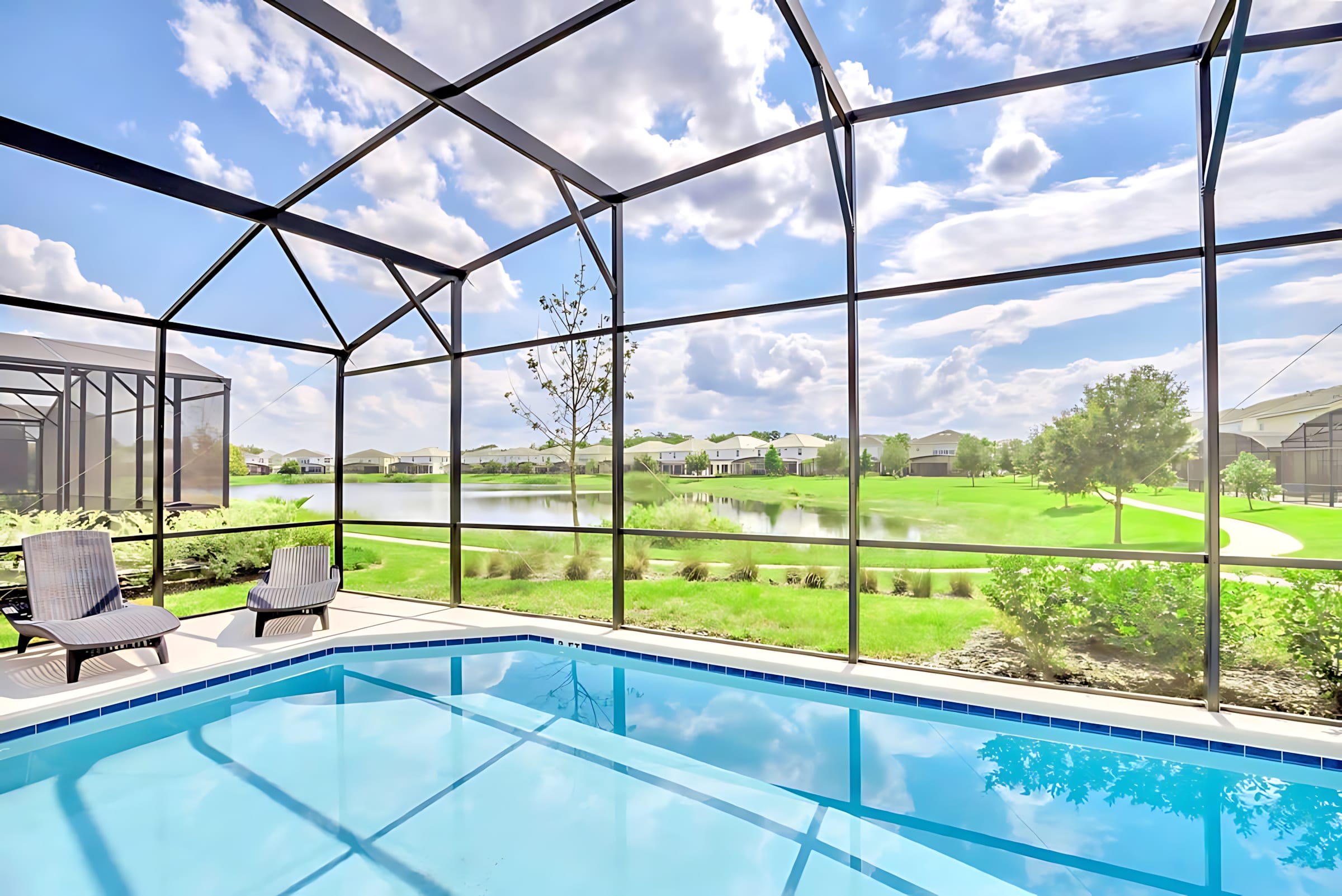 Private Swimming Pool with Stunning Lake Views