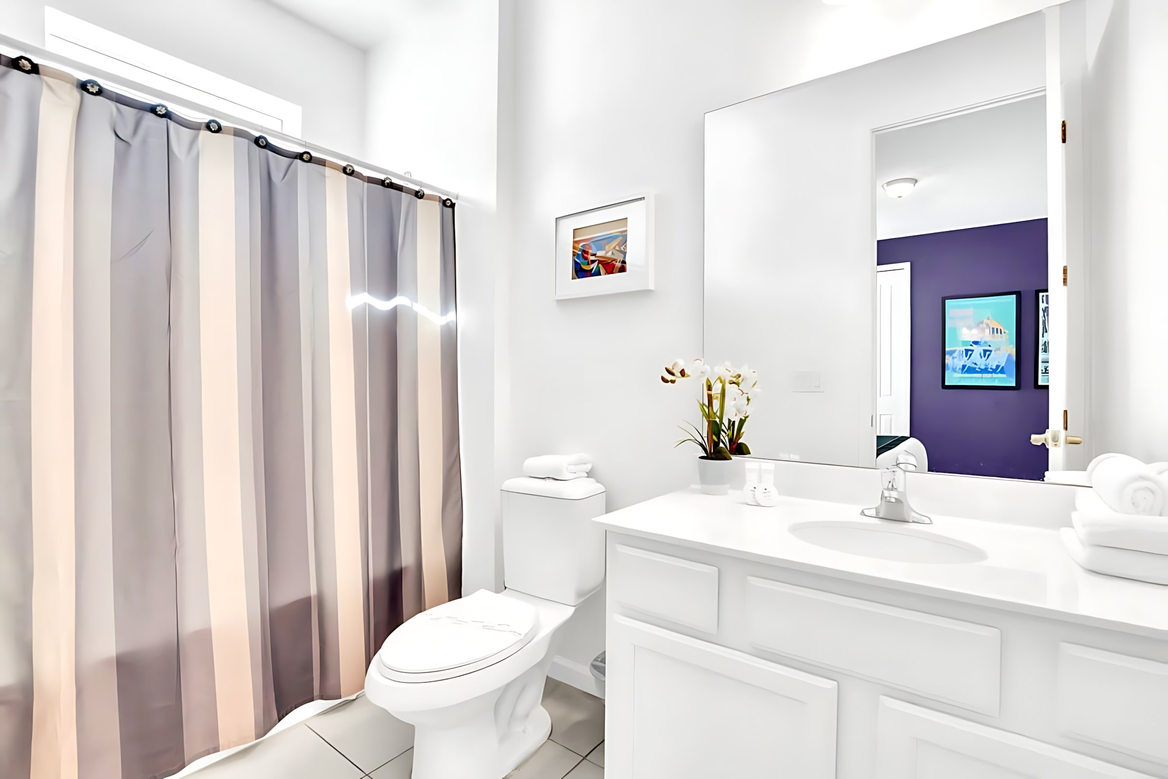 Liberty Square Suite Ensuite Bathroom