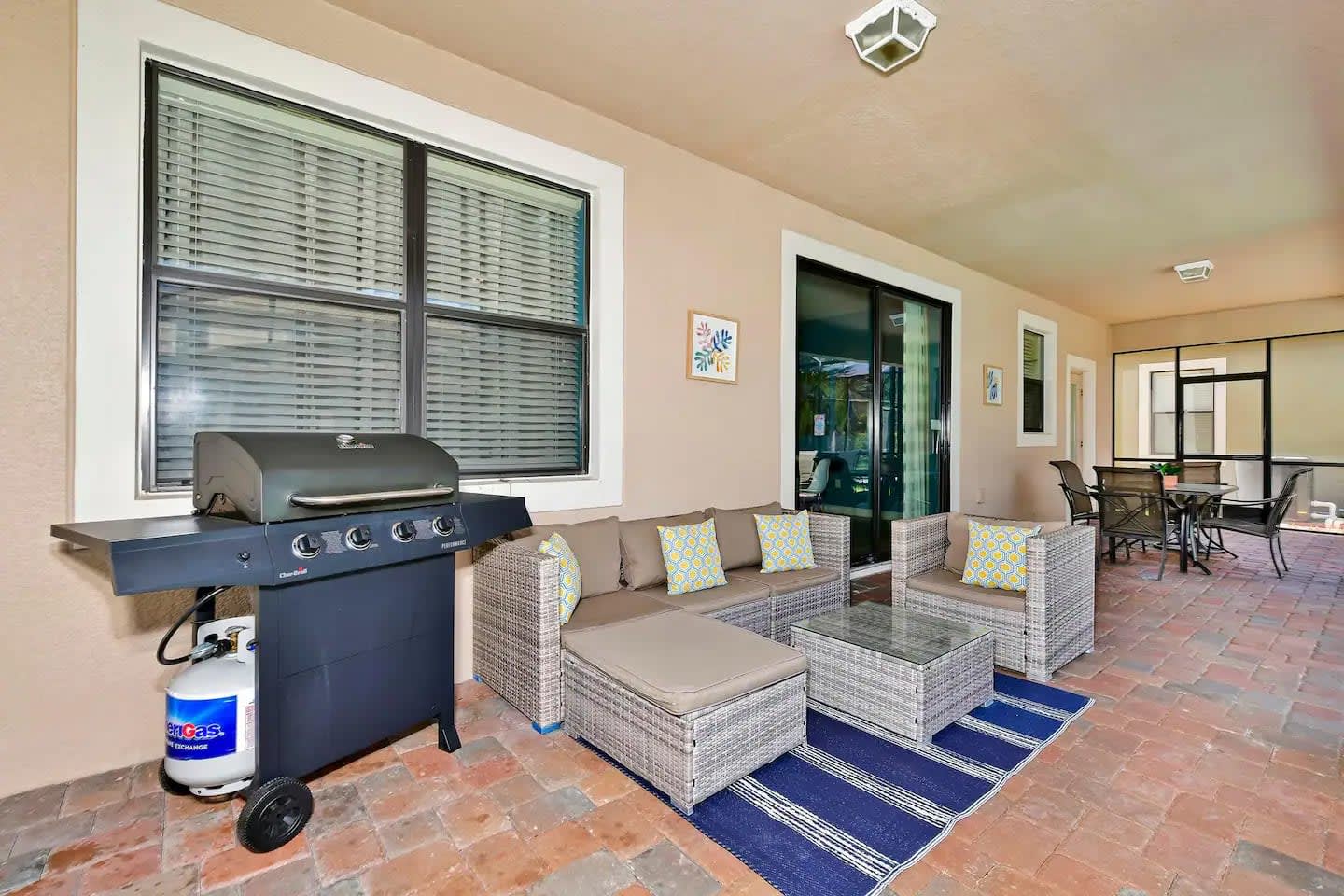 Poolside Lounge and BBQ Grill