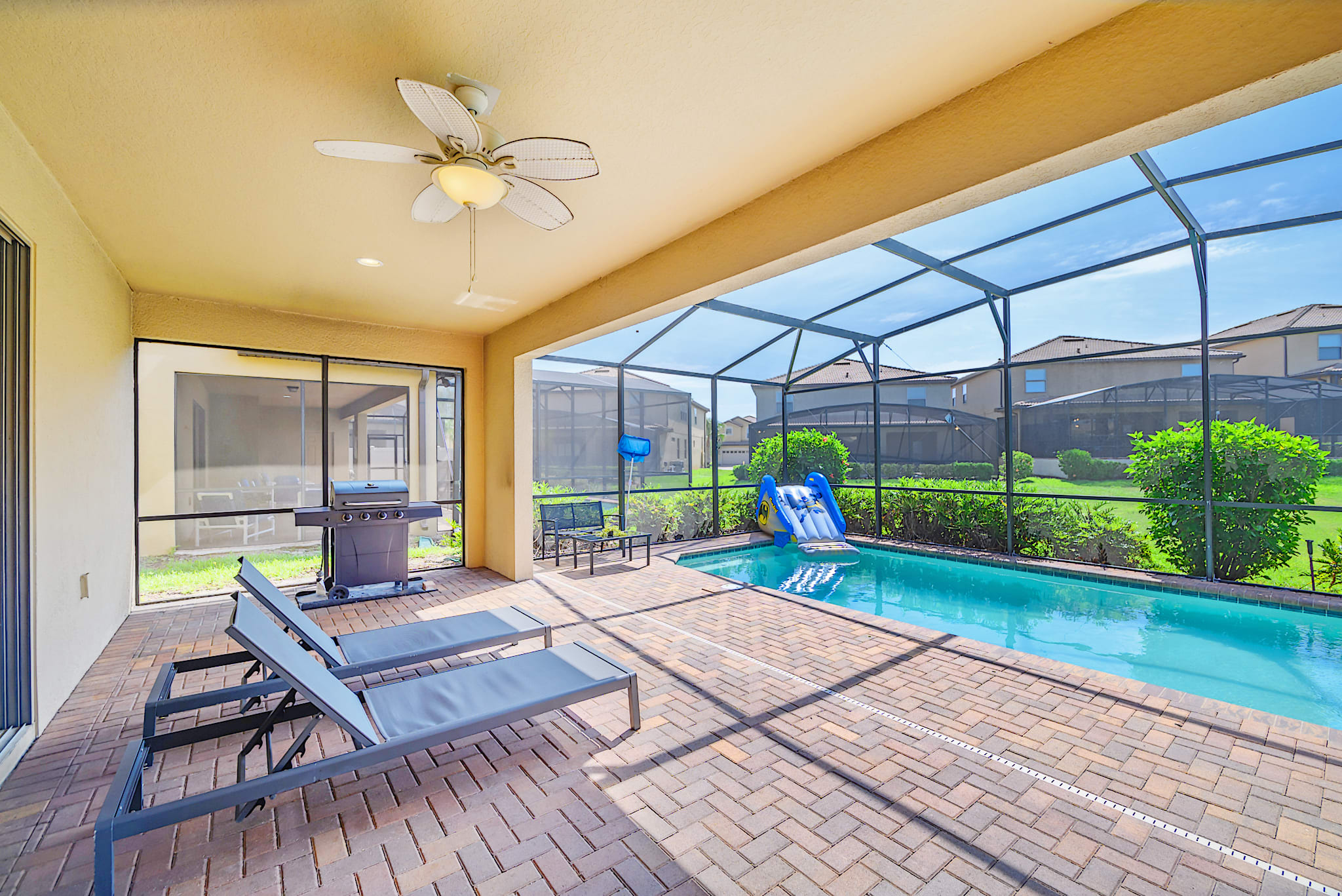 Private Outdoor Swimming Pool and Hot Tub