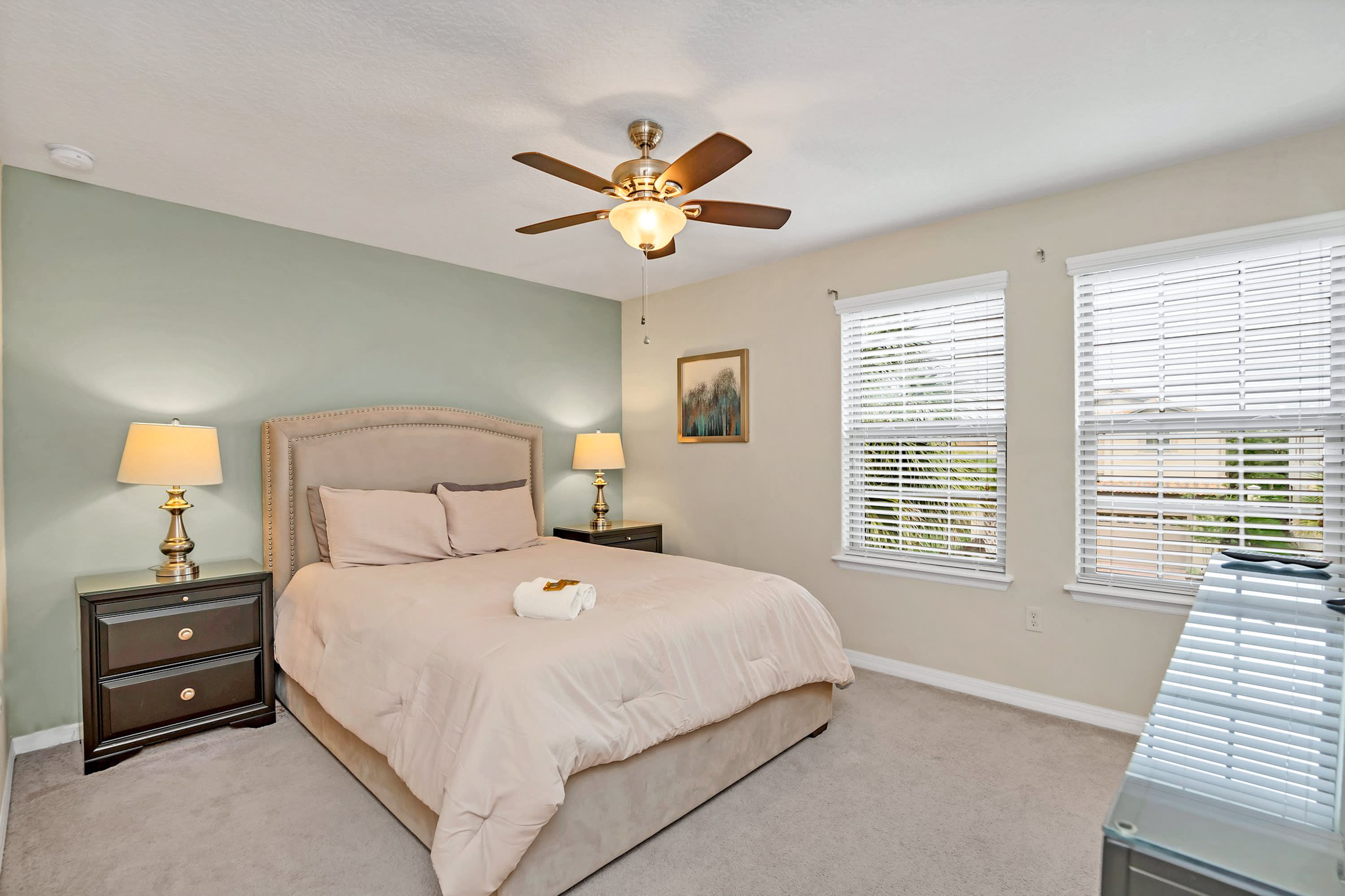 Bright And Inviting Queen Bedroom With Modern Decor